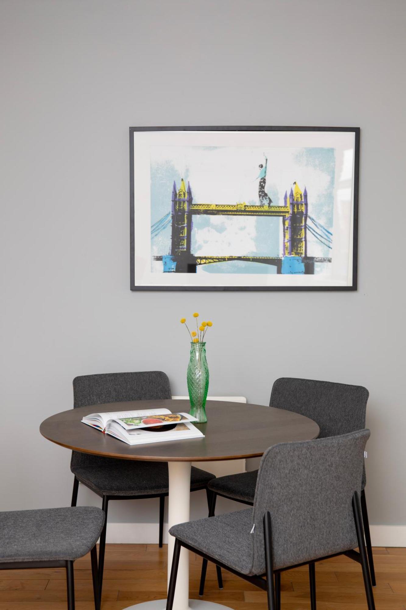 Bob W Tower Hill Residences *