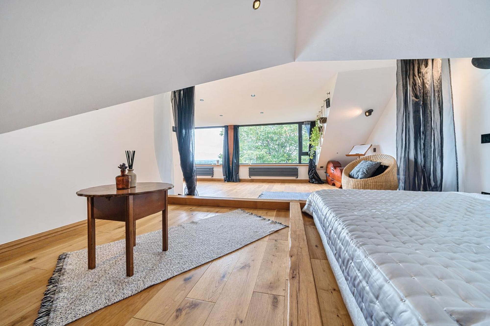 Villa The Ridge London - Luxury Designer With Hot Tub And Sauna, Bexley Borough Of London *