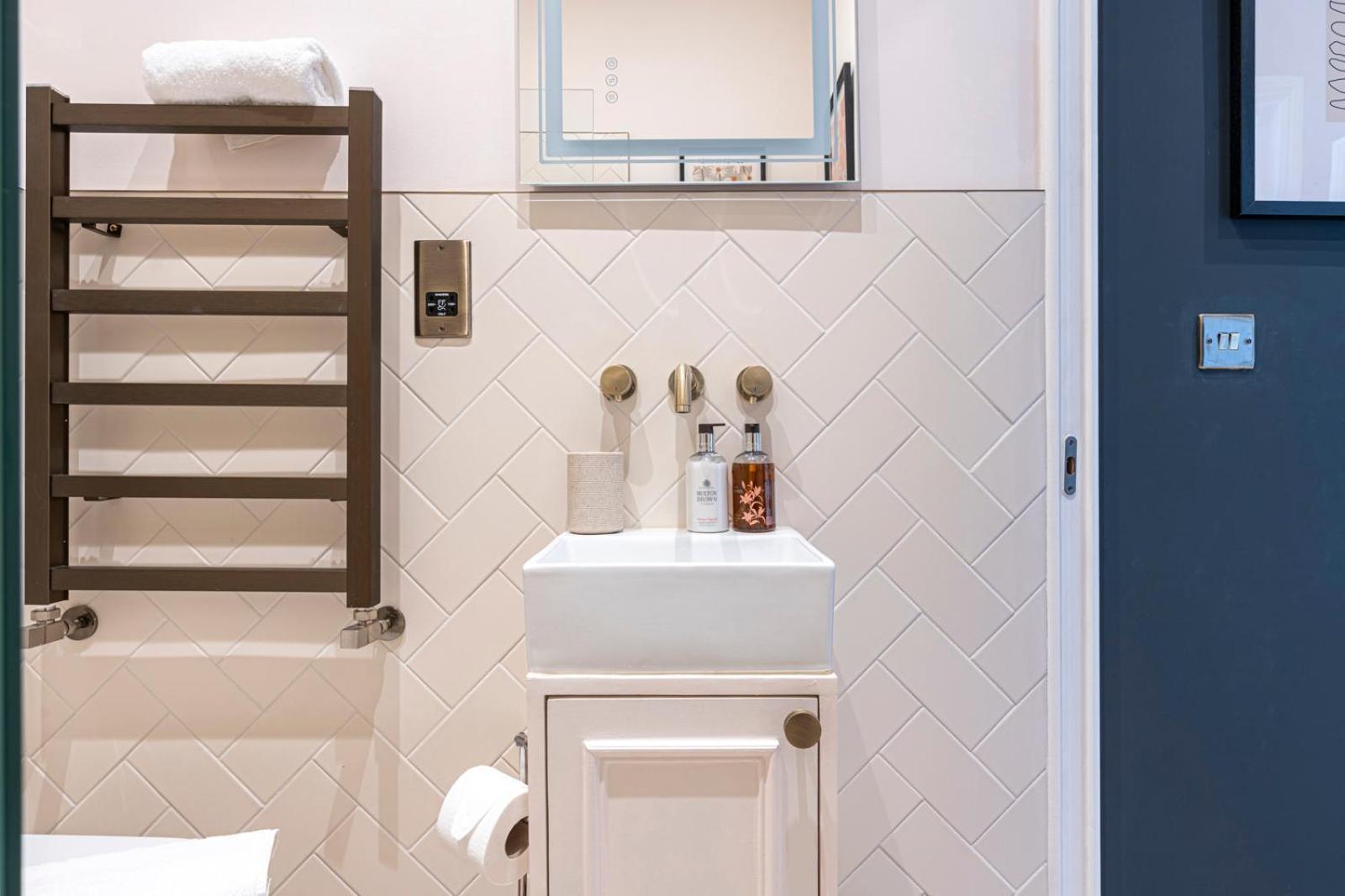 Apartment Elegant Flat Near Notting Hill By Underthedoormat
