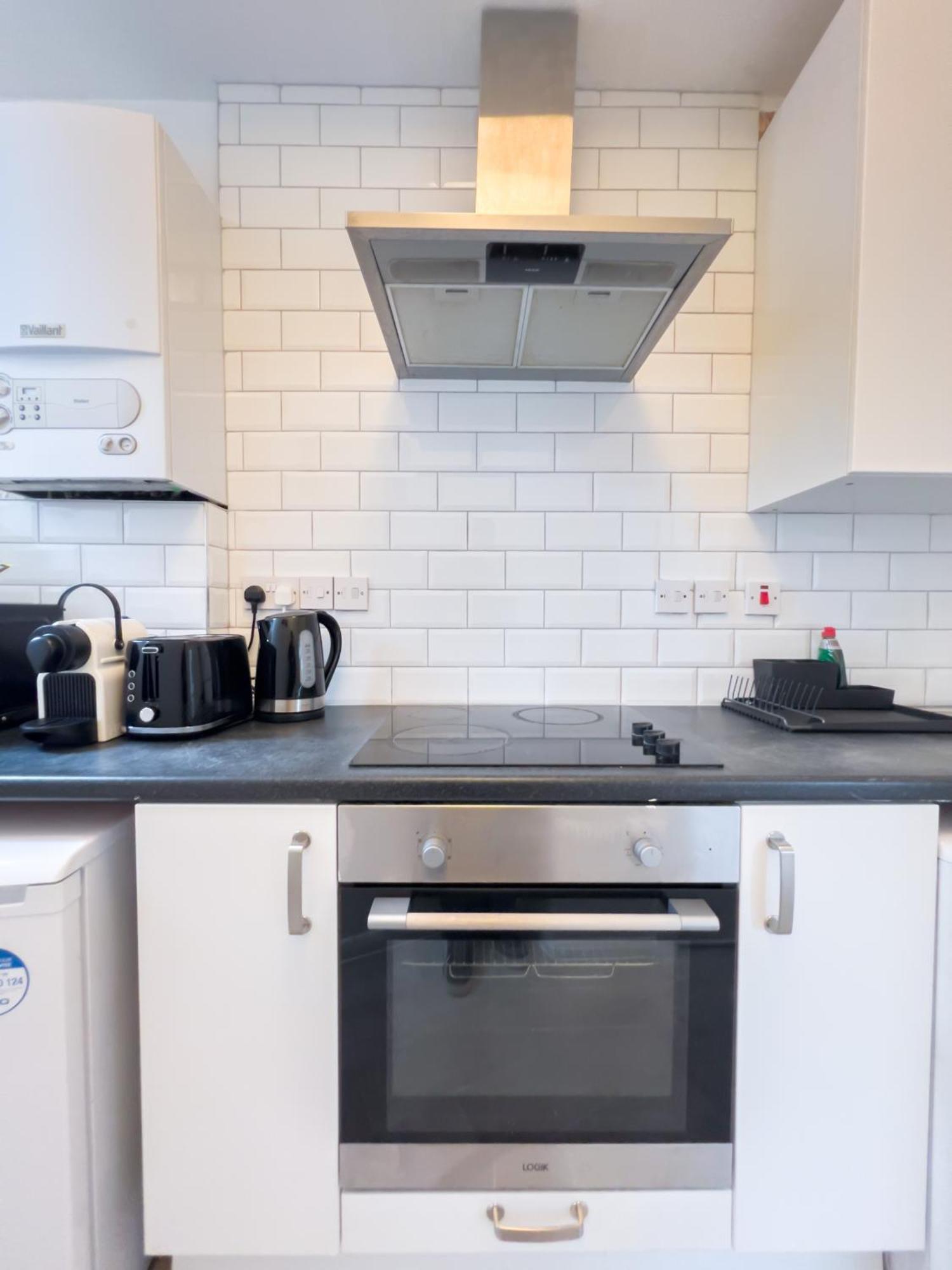 Pleasant 1 Bedroom Camden -on 1st Floor * London