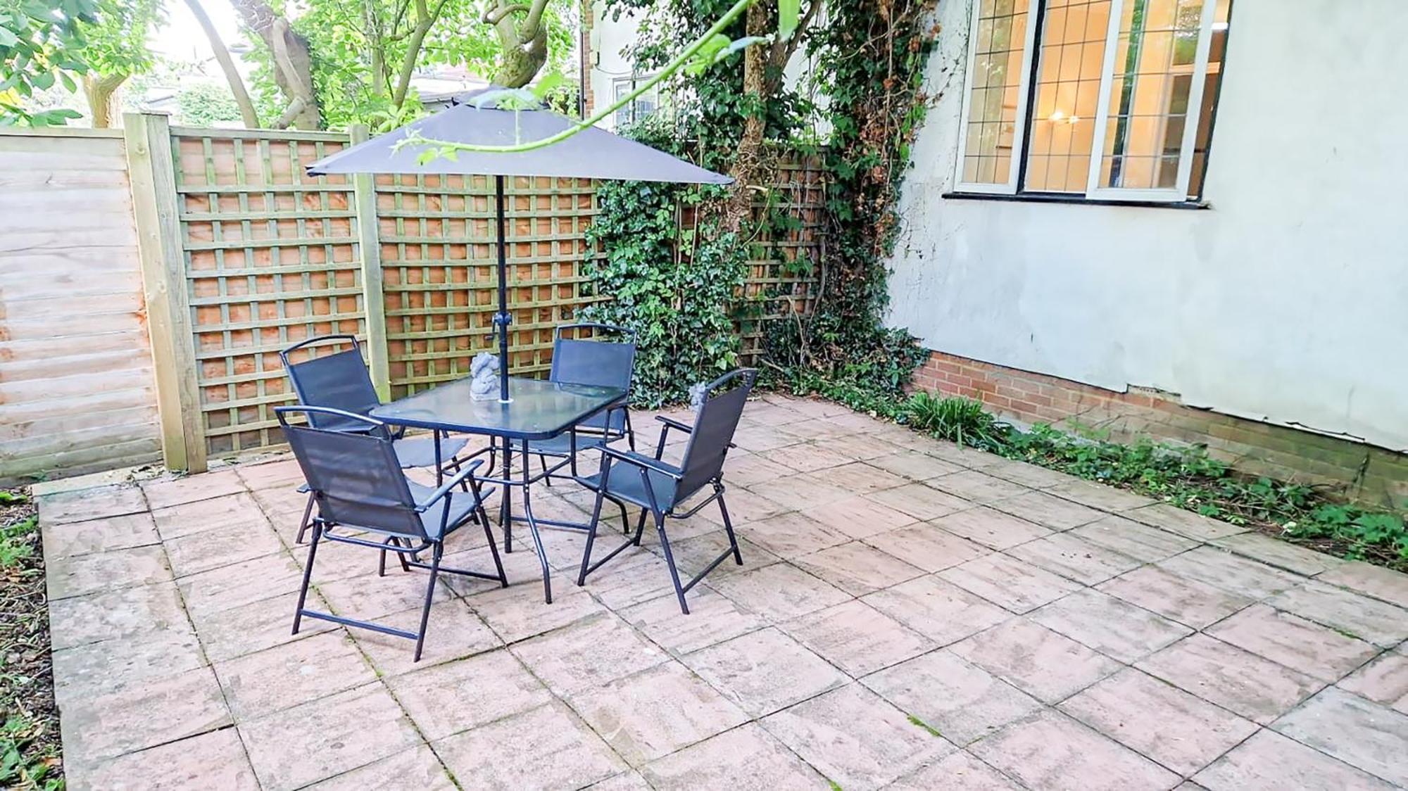 Cosy Near Hampstead Heath With Free On-site Parking & Private Gardens, Golders Green Apartamento *