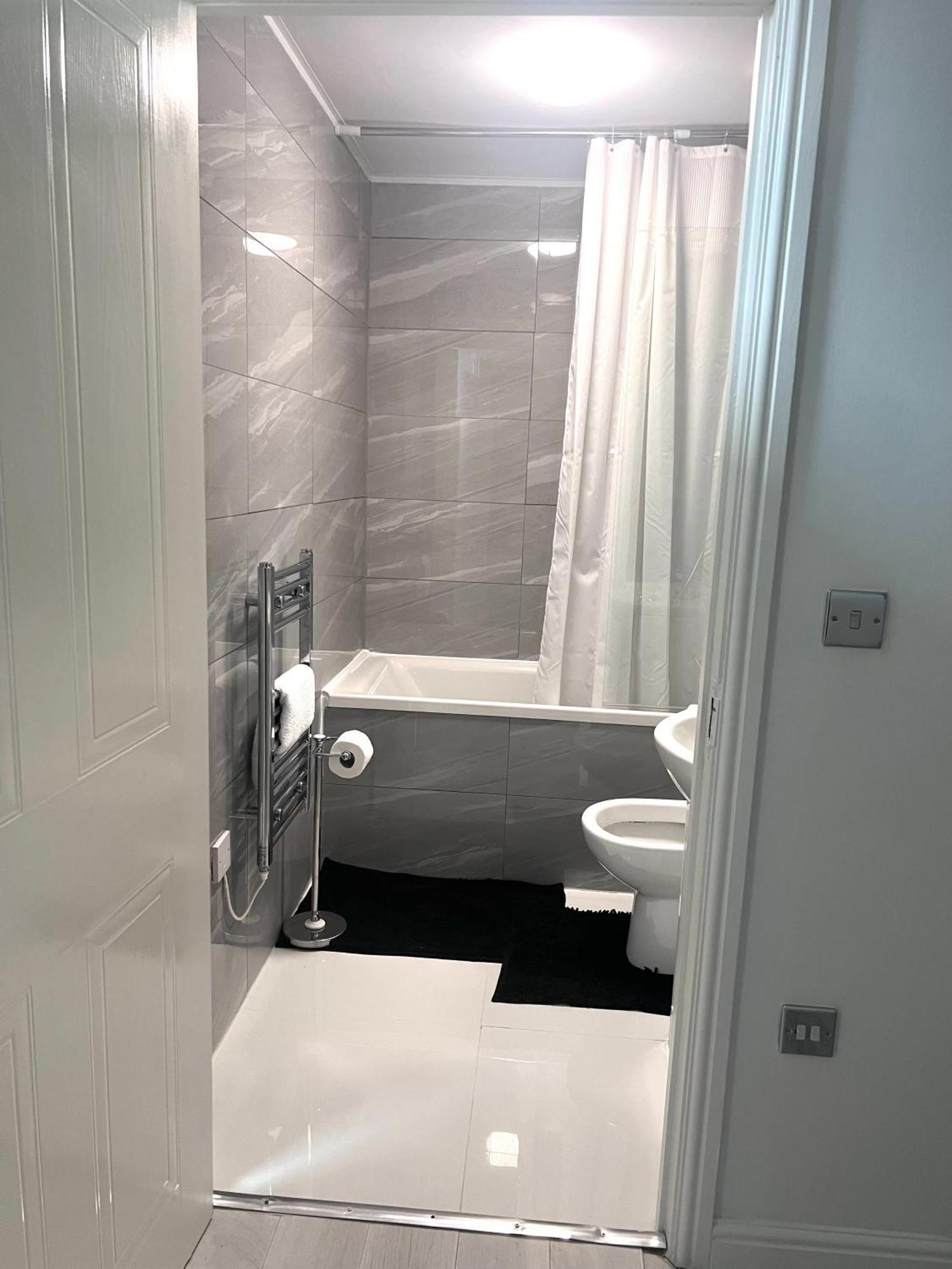 Royallodge Apartment London