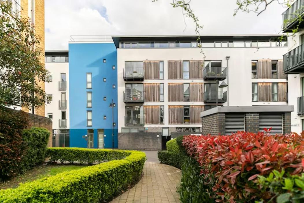 Séjour chez l'habitant Spacious Air-conditioned Double With Workspace *