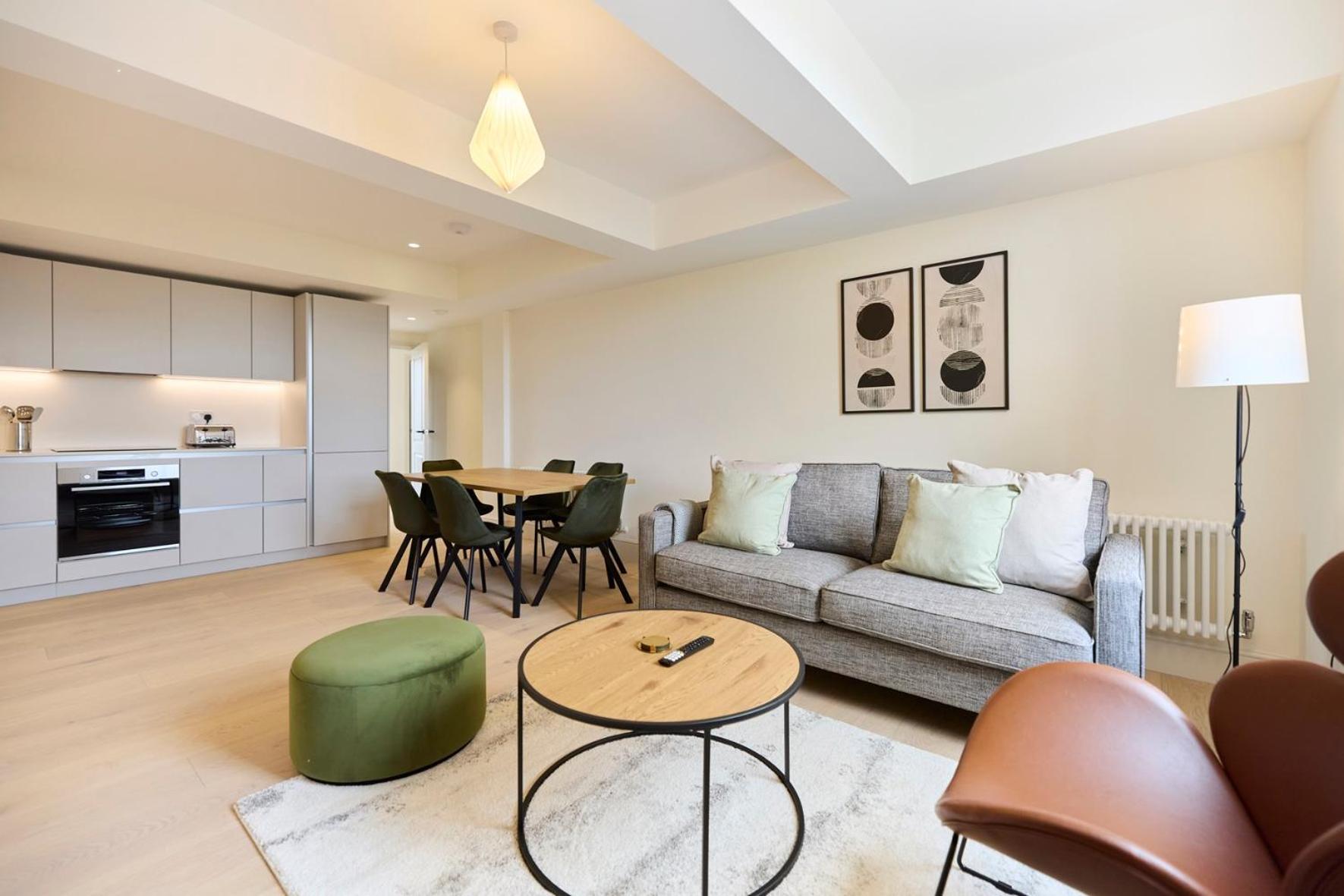 Apartment The East Mile Hideout - Trendy 3bdr Flat With Balcony