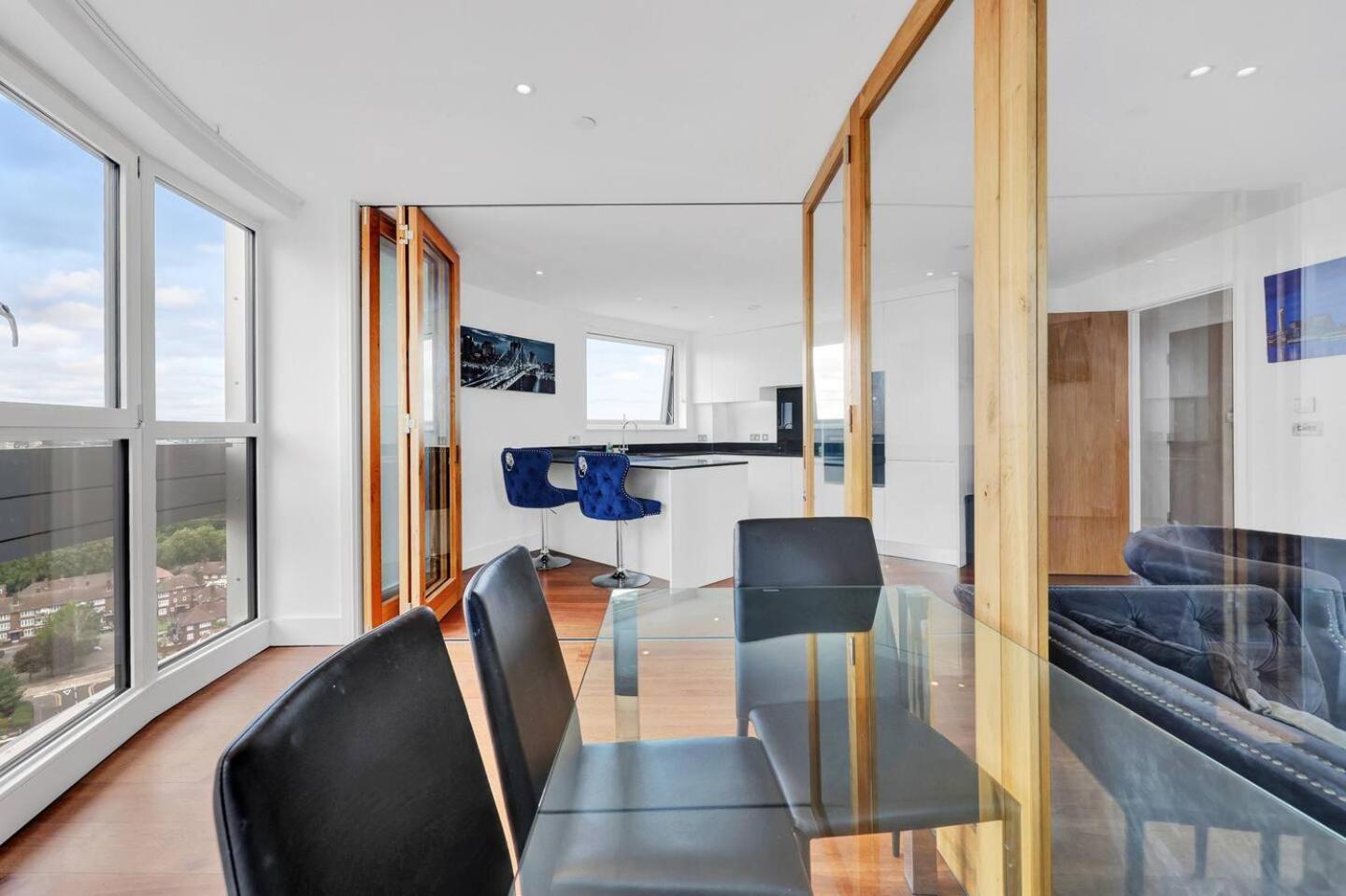 Pass The Keys Panoramic Views Centralparking Appartement