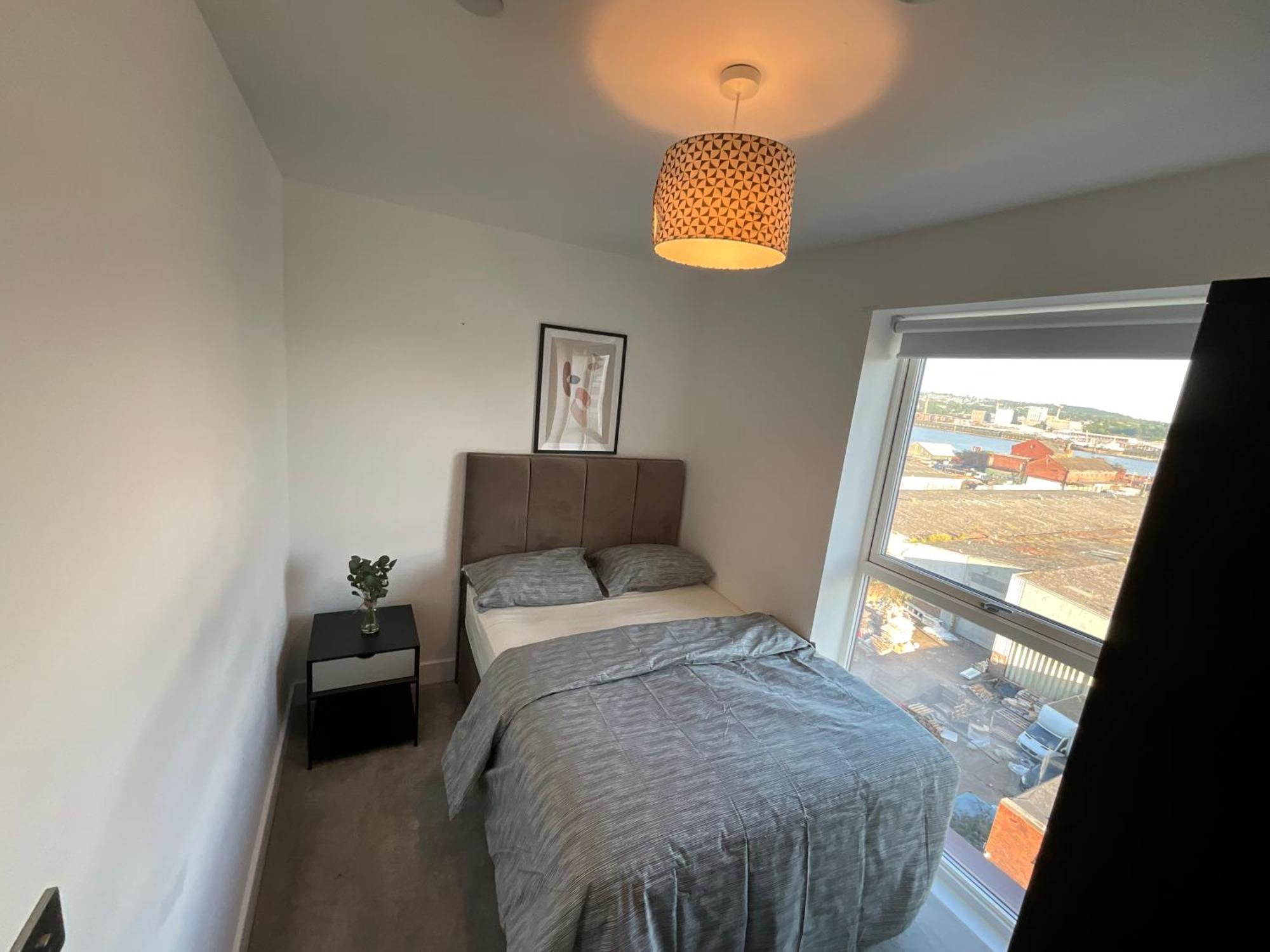 Deluxe Double Bed In Shared Near Canary Wharf, Airport & O2 Arena With Thames View Londres