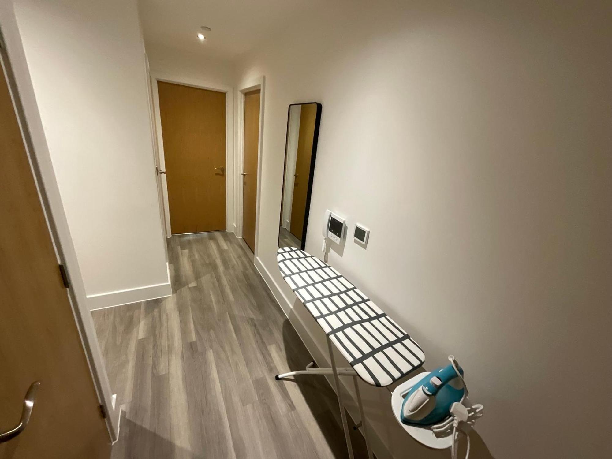 Appartement Deluxe Double Bed In Shared Near Canary Wharf, Airport & O2 Arena With Thames View