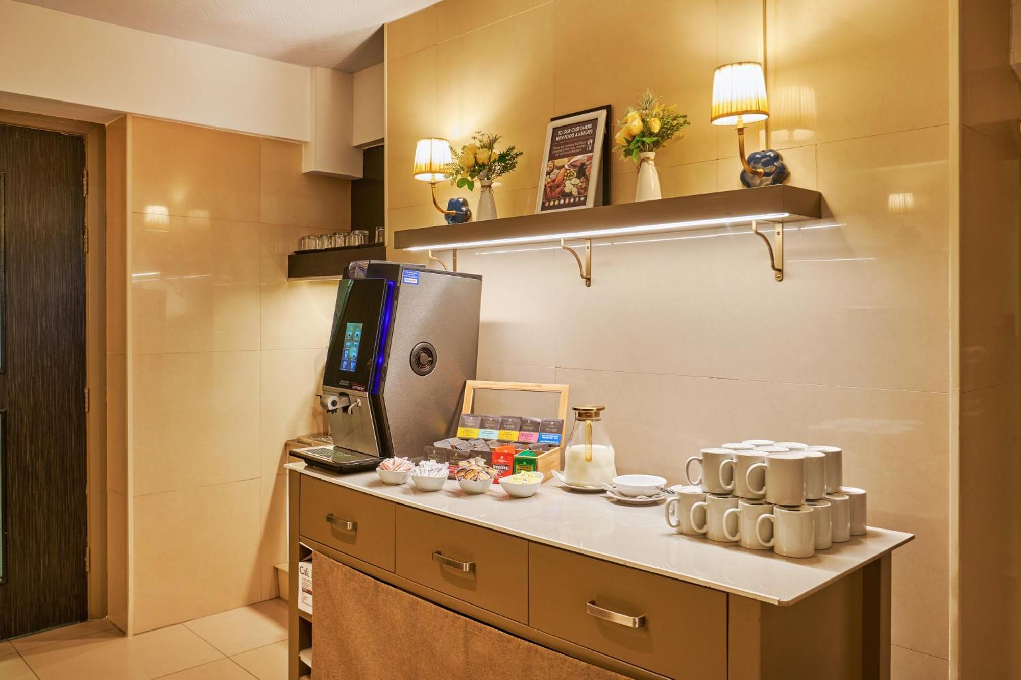 Huttons Hotel, Victoria 3*