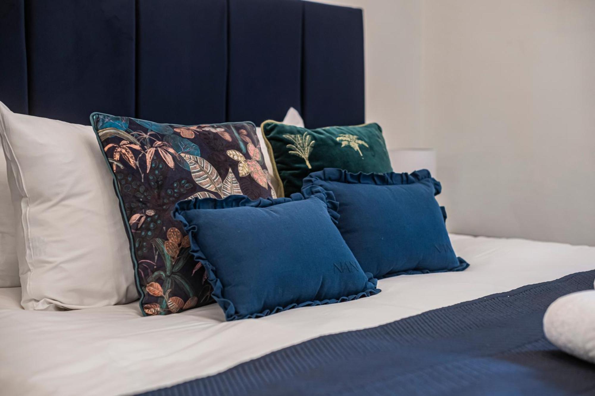 Pass The Keys - Modern Trendy Battersea
