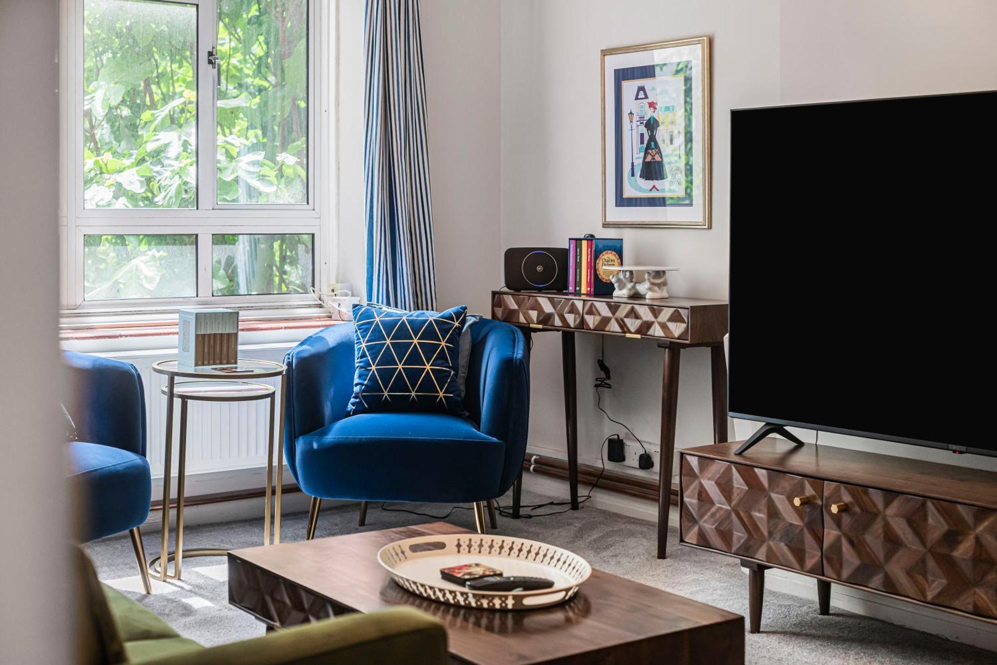 Pass The Keys - Modern Trendy Battersea London