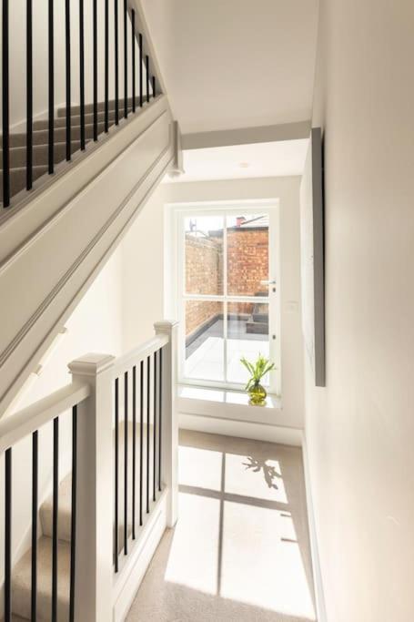 Superb 3 Bed Notting Hill Сasa de vacaciones Londres