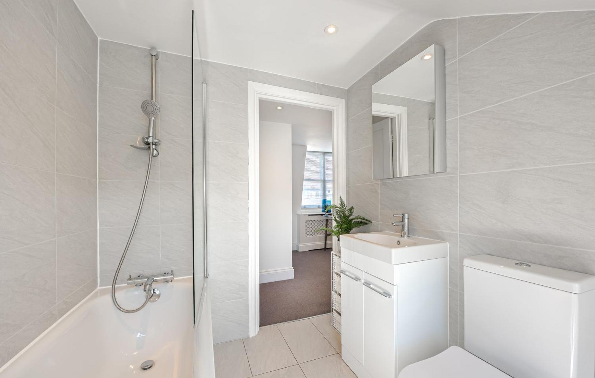 Apartment Charming 3bedroom In London