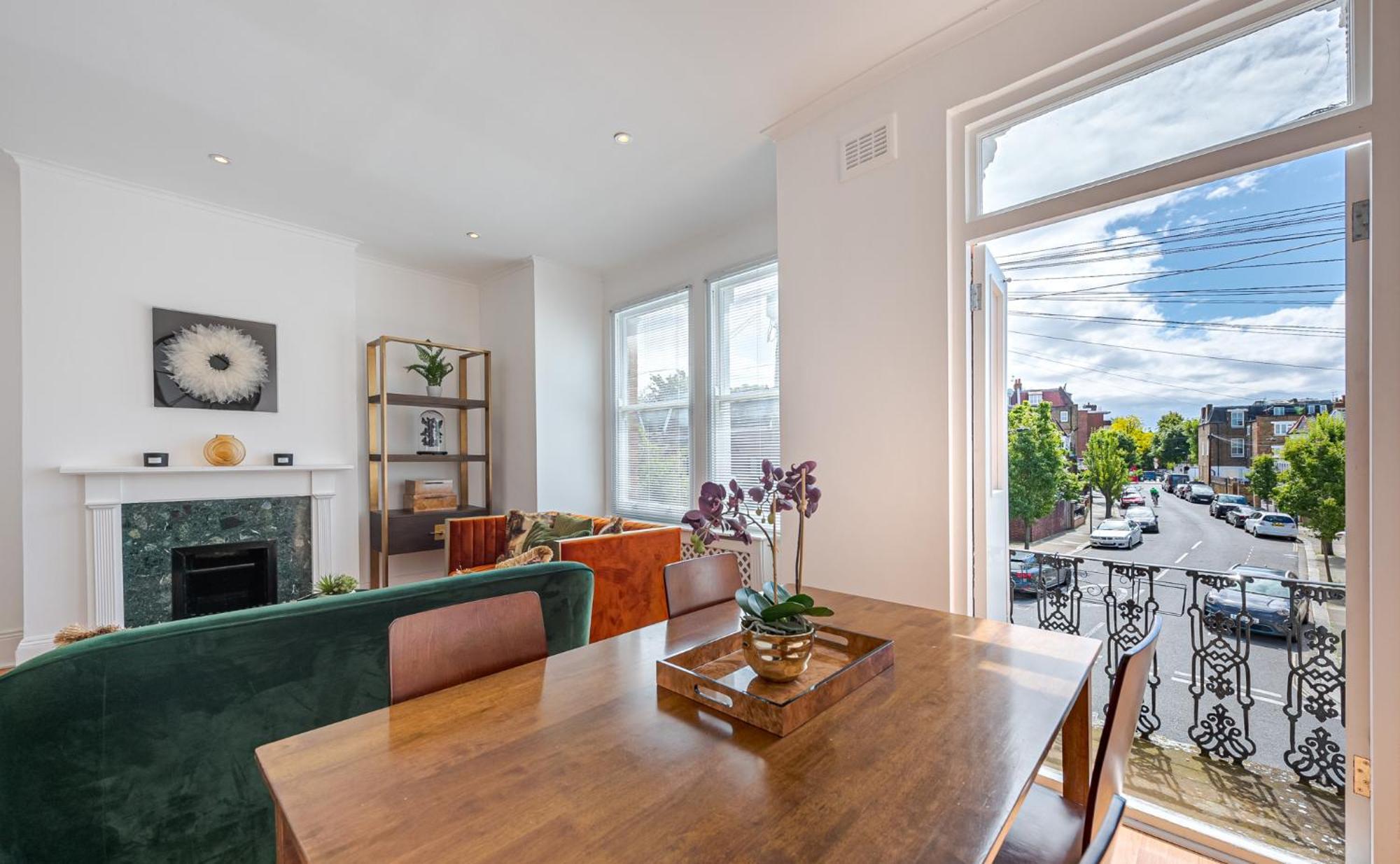 Charming 3bedroom In Apartment