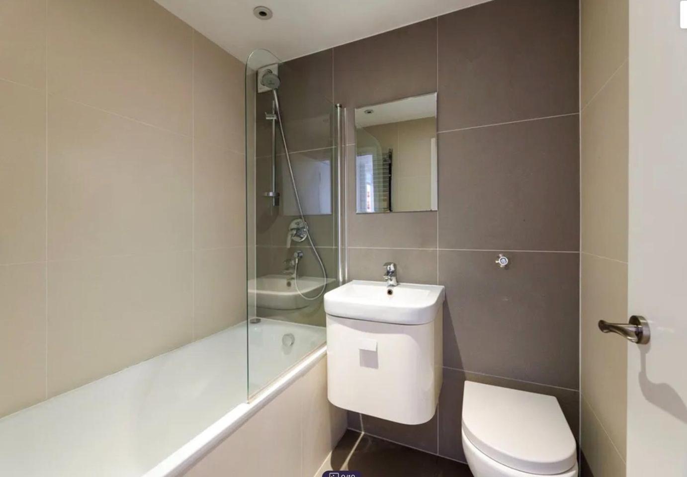 Kensington 2bed 2bath Breakfast