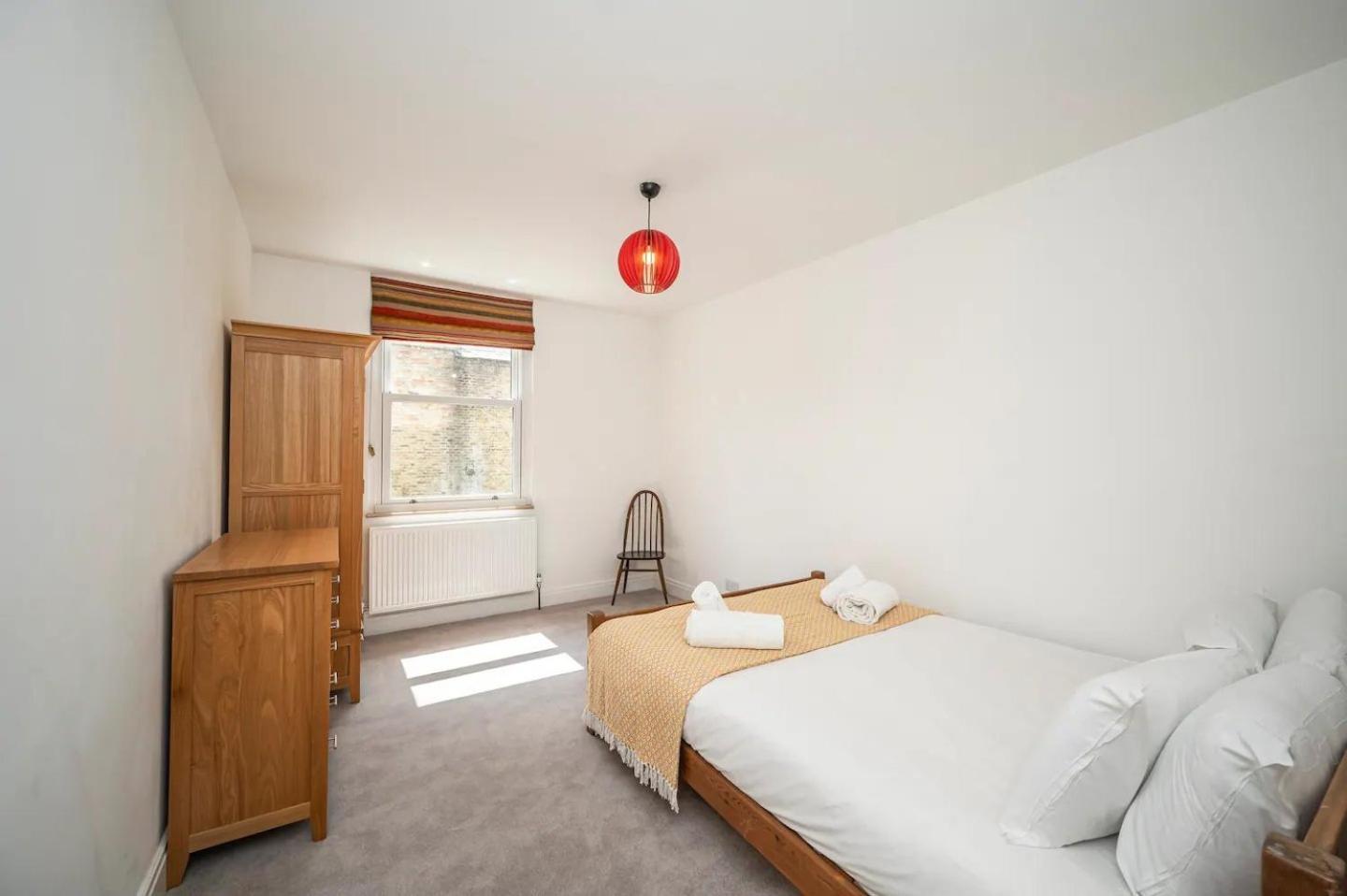 Hébergement de vacances Pass The Keys Large Period House With Garden Near Peckham Londres