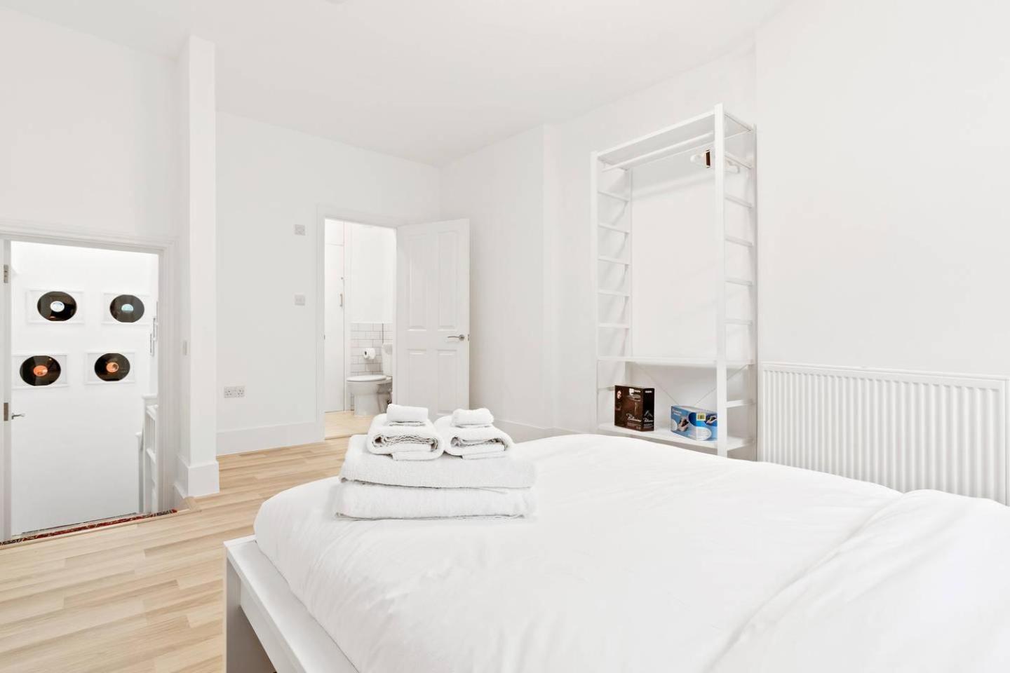 Airy Spacious 1 Bedroom Aprtment With Garden In Brixton