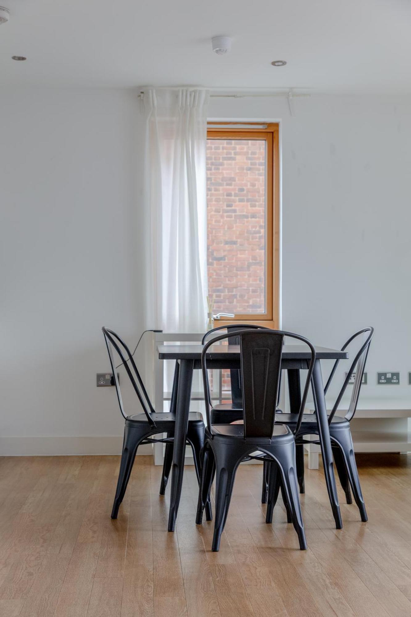 Peaceful 1bd Flat With Balcony - Bethnal *