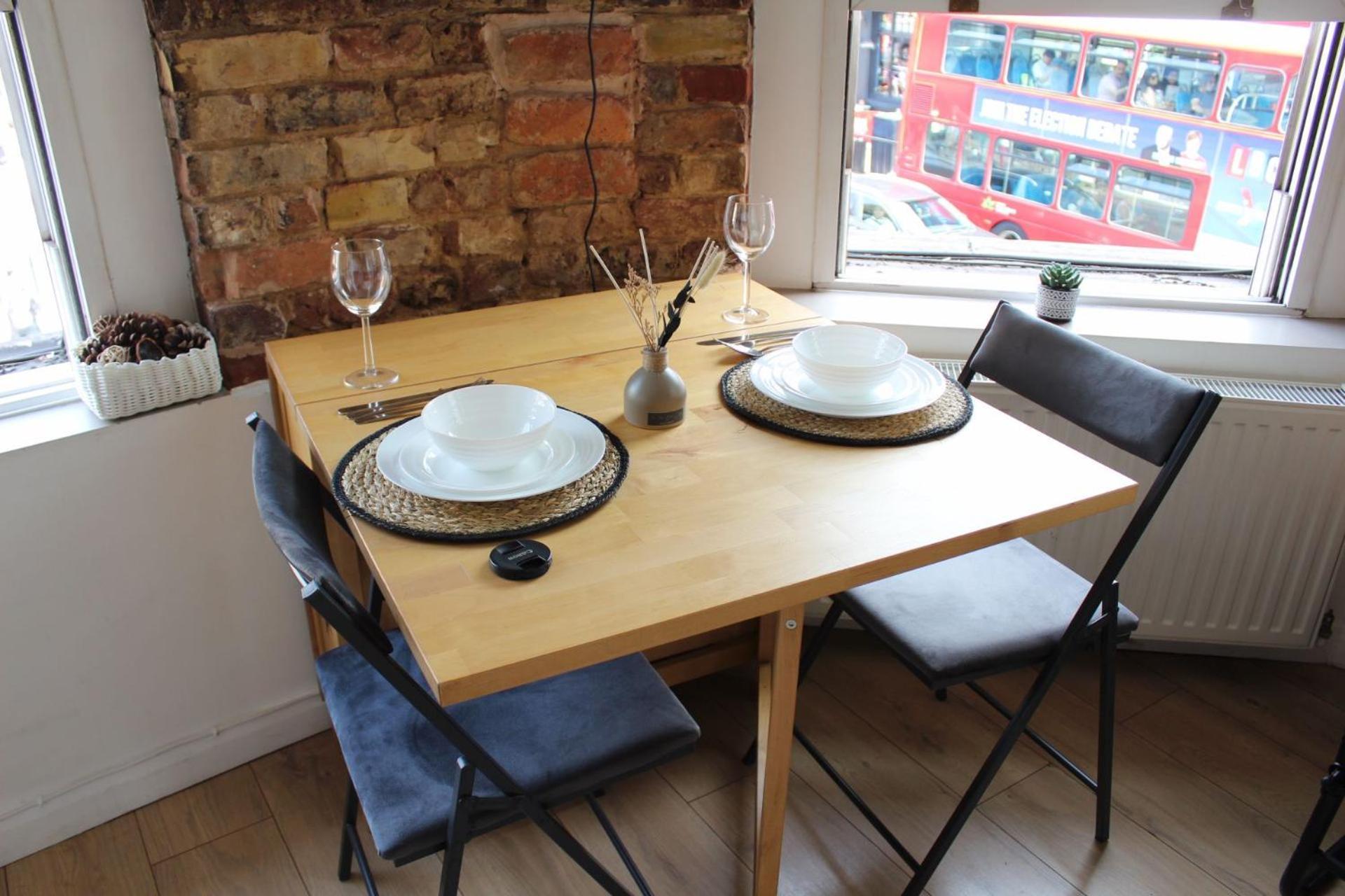 Rustic Hideout Contractor Friendly Spacious Londres