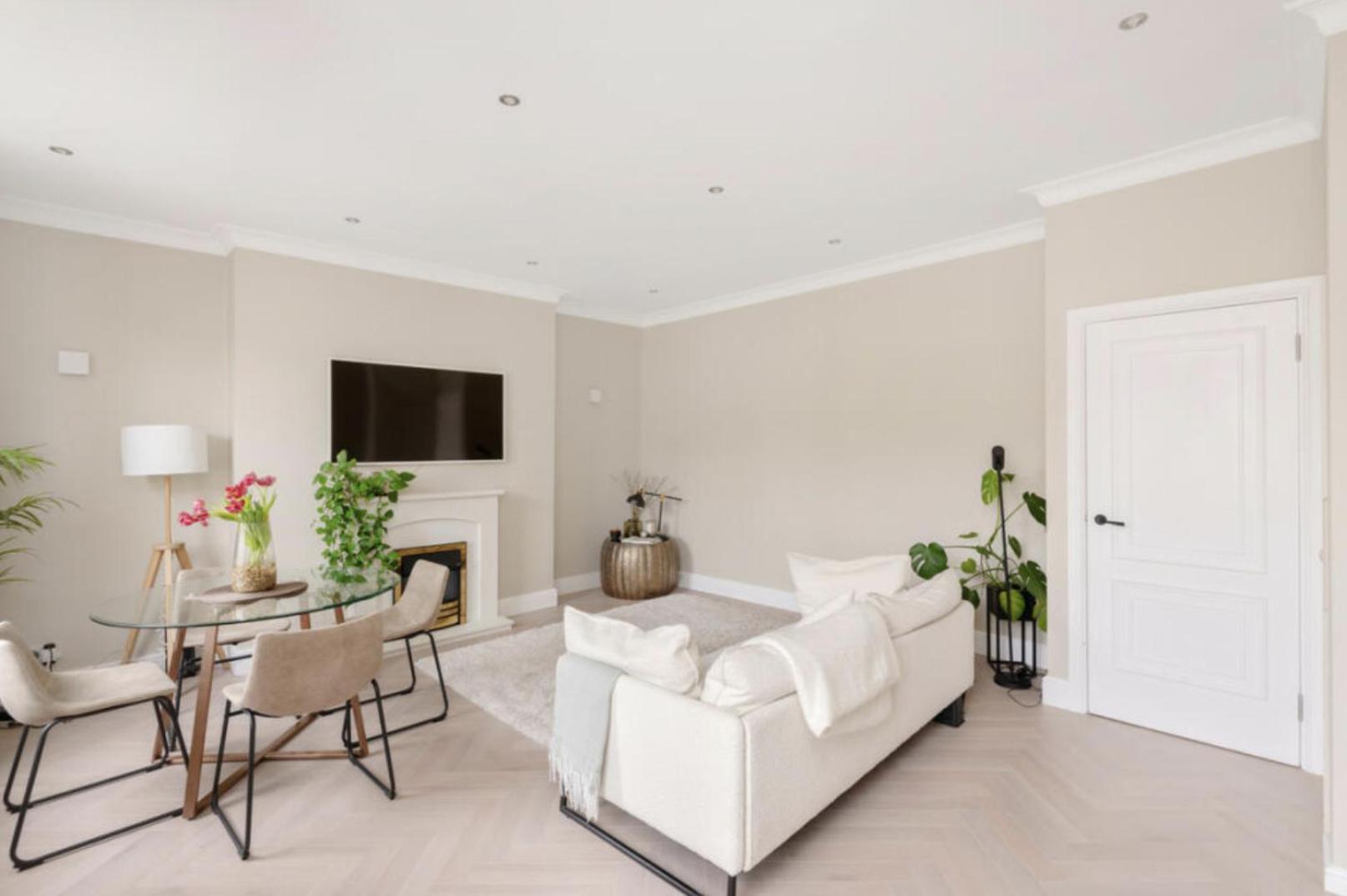 Luxurious Modern Flat In Charming Little Venice *