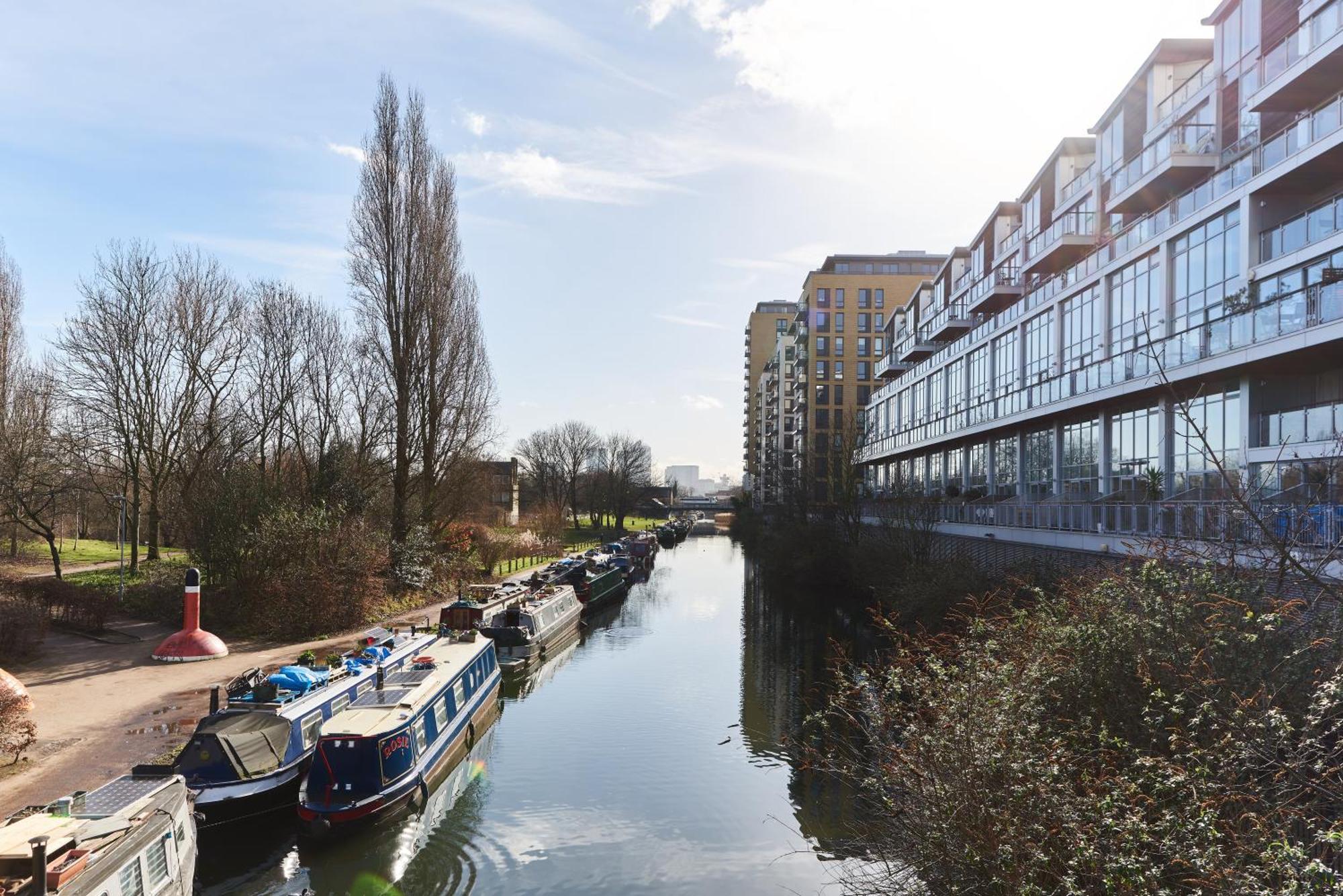 Beautiful 1 Bedroom With Balcony Near Mile End Apartamento Londres