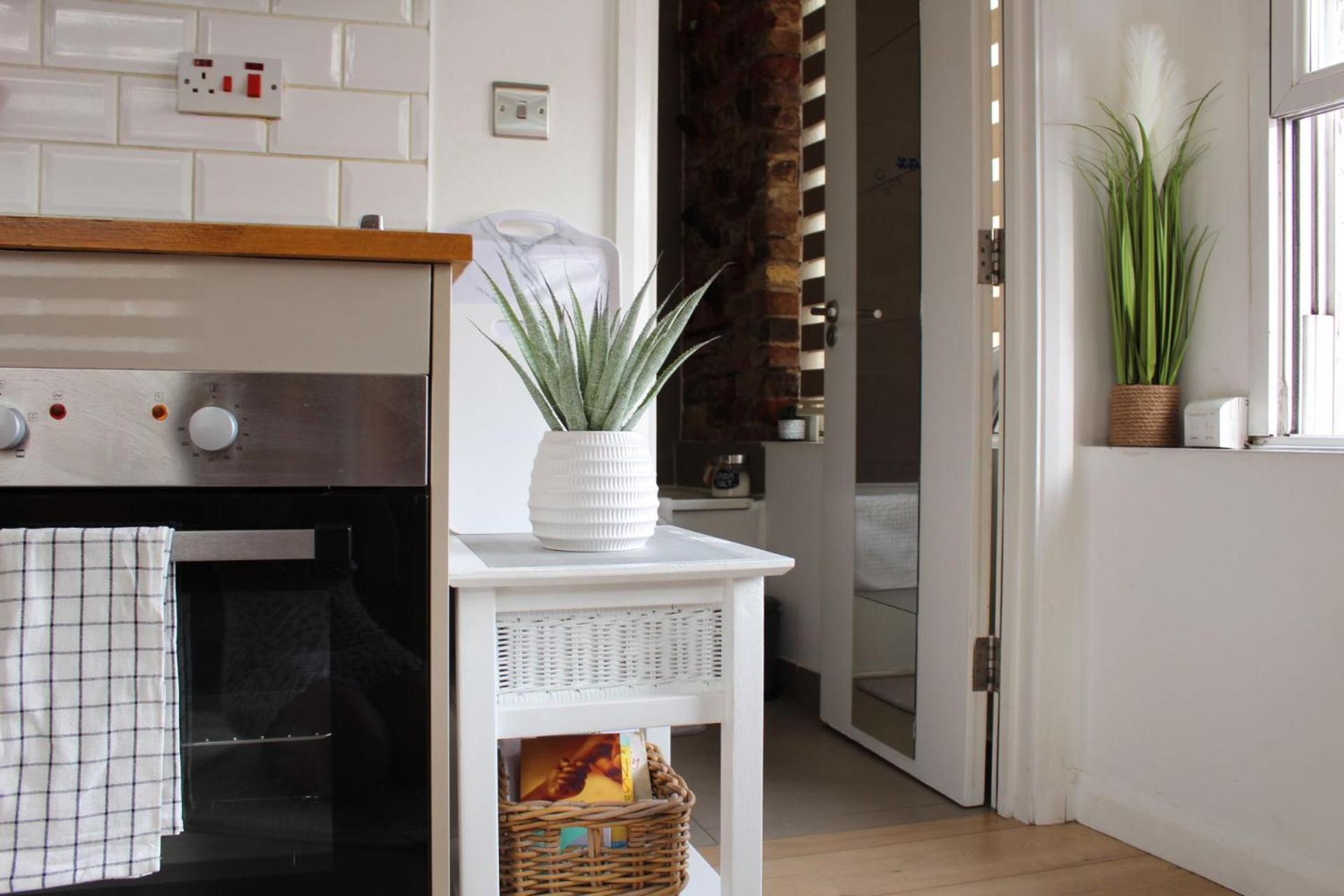 Rustic Hideout Contractor Friendly Spacious Appartement