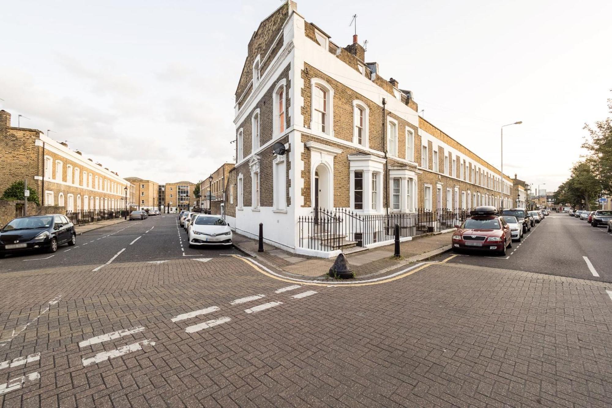 Spacious 6 Ensuite Bedroom House In Londres