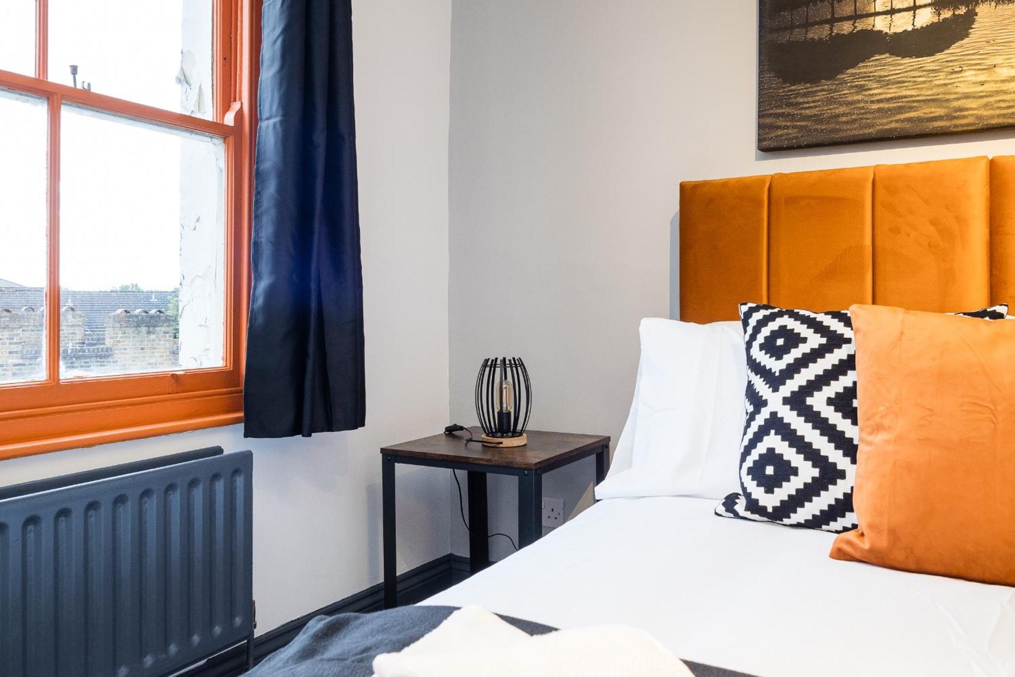 Spacious 6 Ensuite Bedroom House In Londres