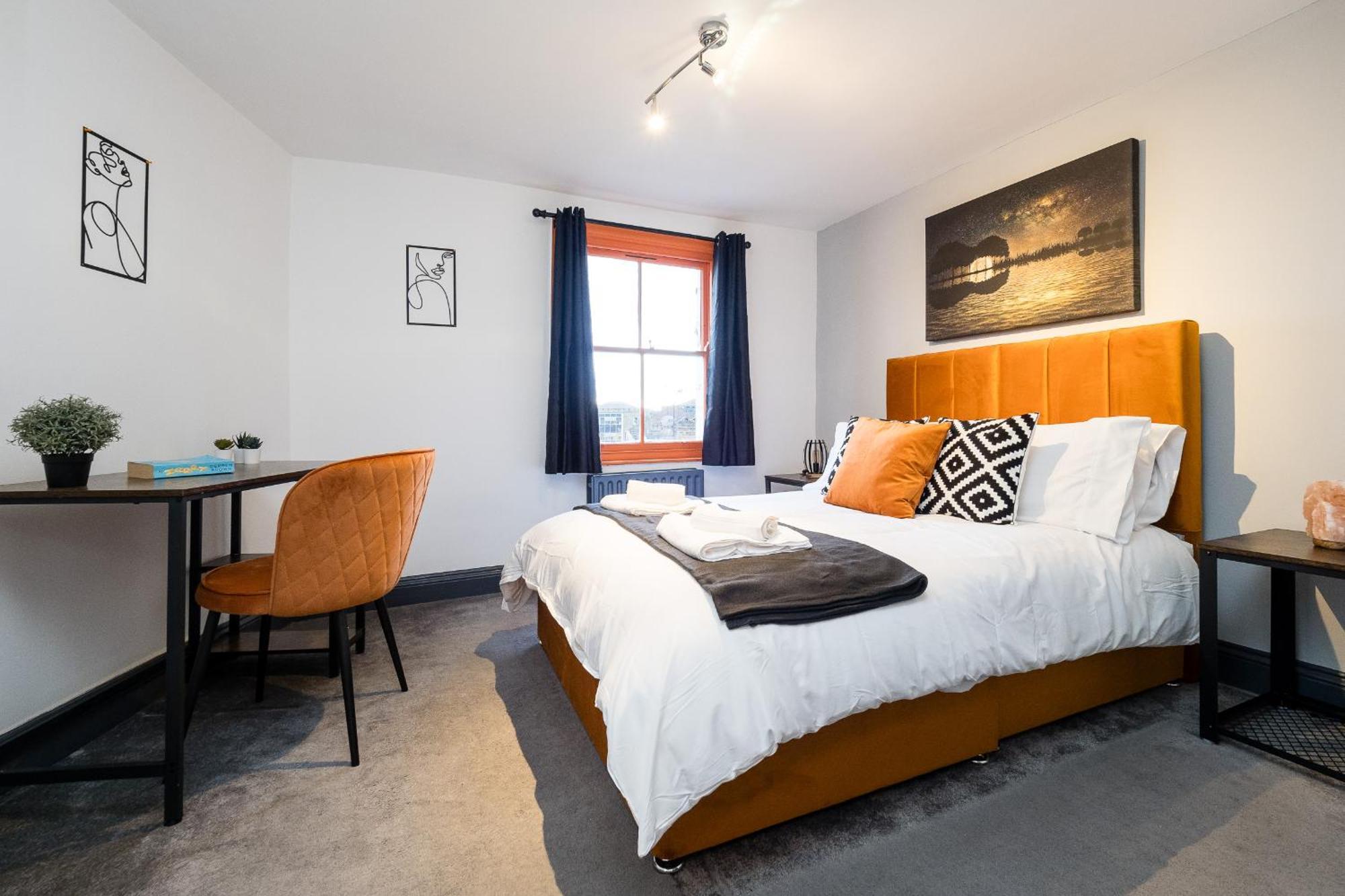 Spacious 6 Ensuite Bedroom House In Londres