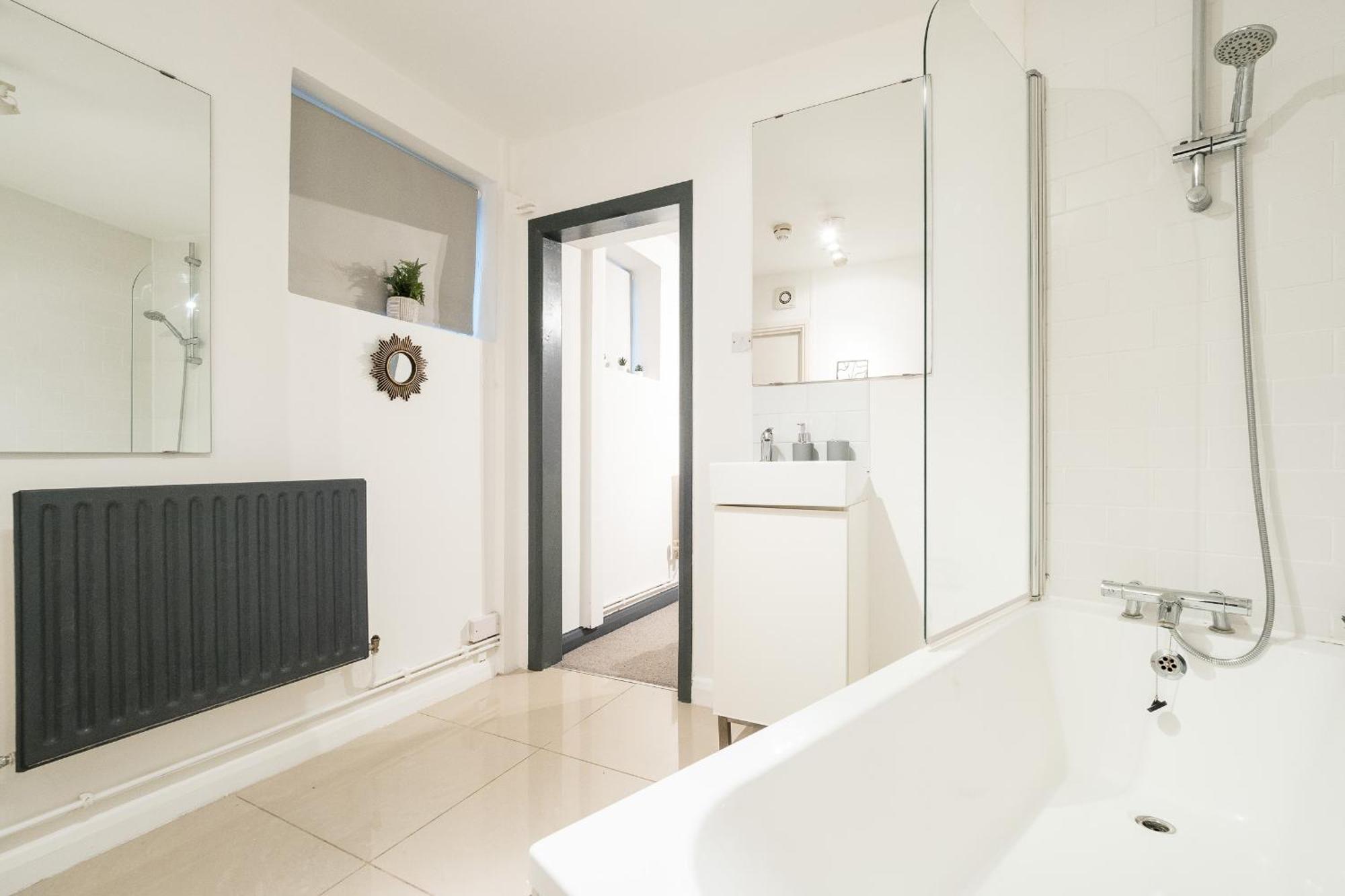 Spacious 6 Ensuite Bedroom House In Casa de Férias Londres