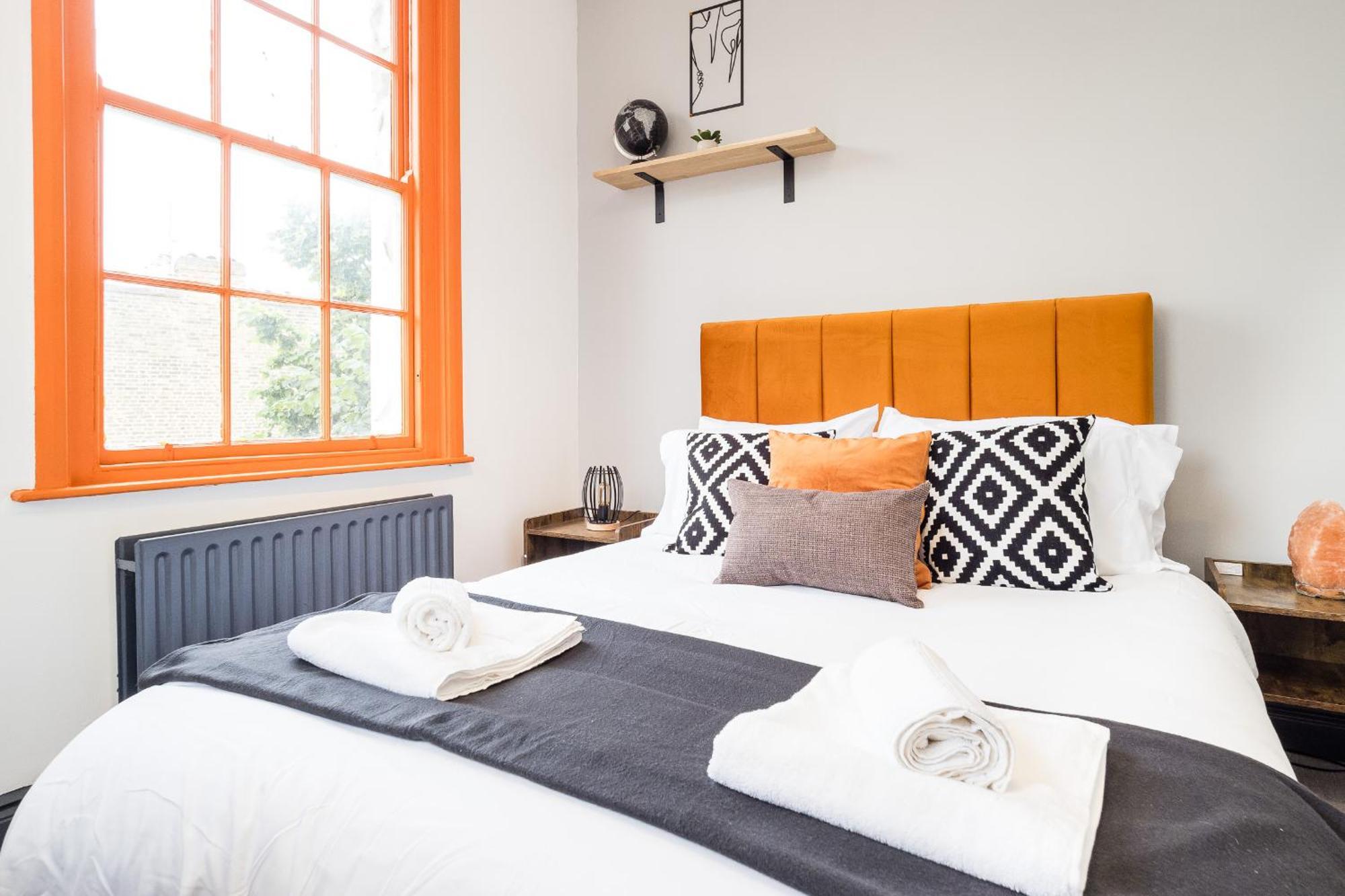 Spacious 6 Ensuite Bedroom House In Londres