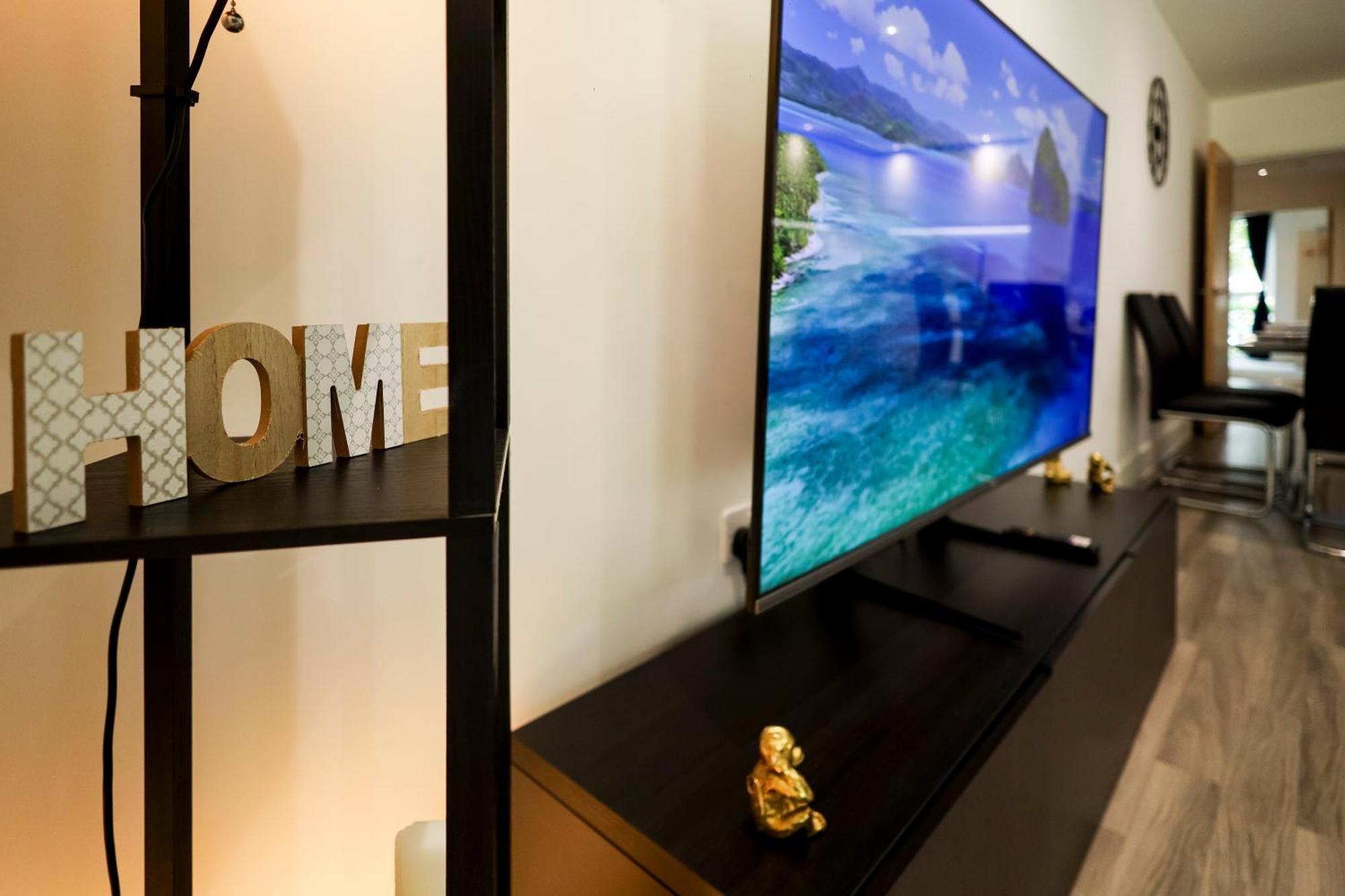 Apartment Stylish 2br By Dluxoria Short Lets & Serviced Greater With Pet Friendly, Free Wifi & Free Parking London