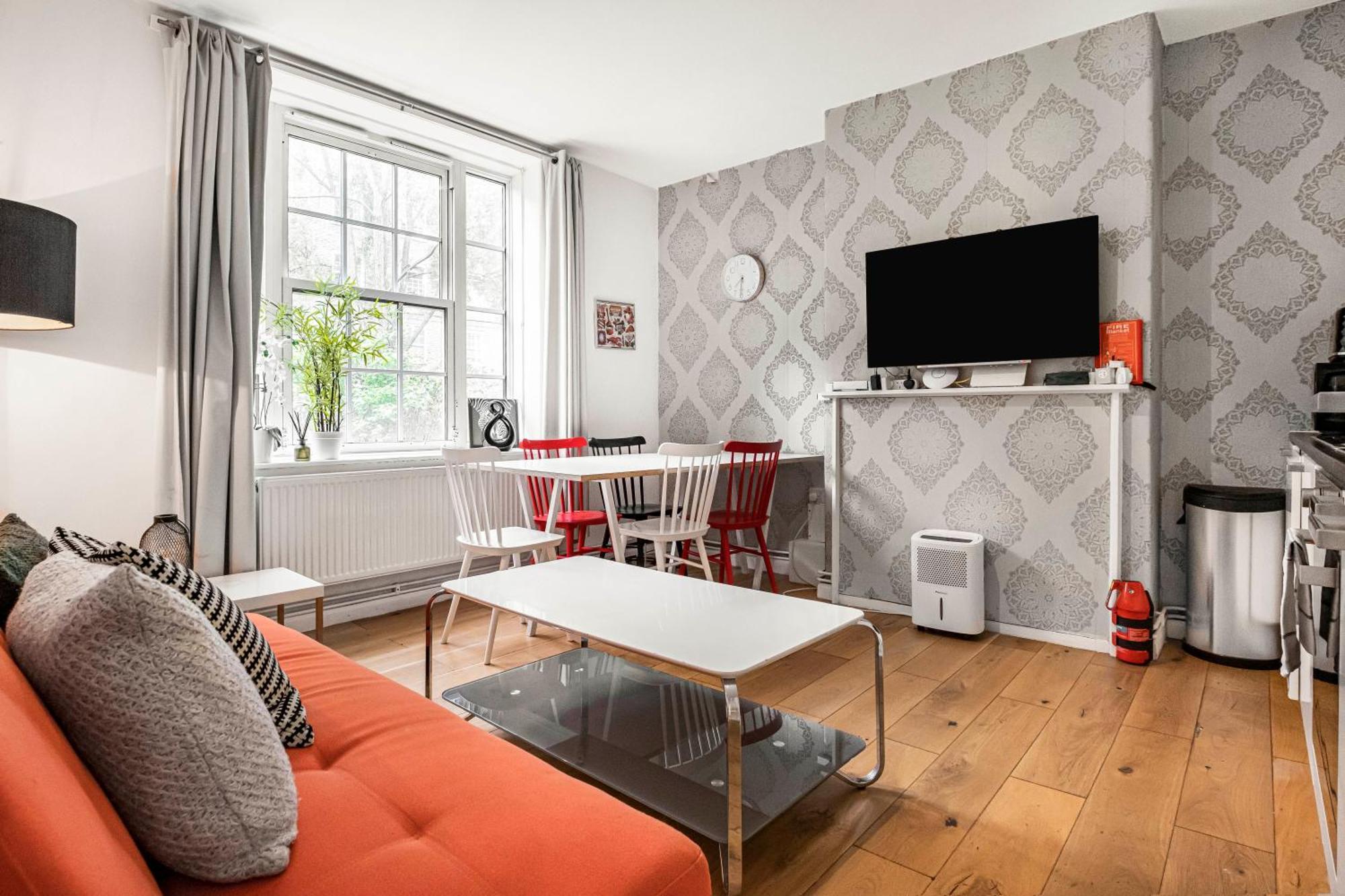 Pass The Keys In Sunny Waterloo Appartement
