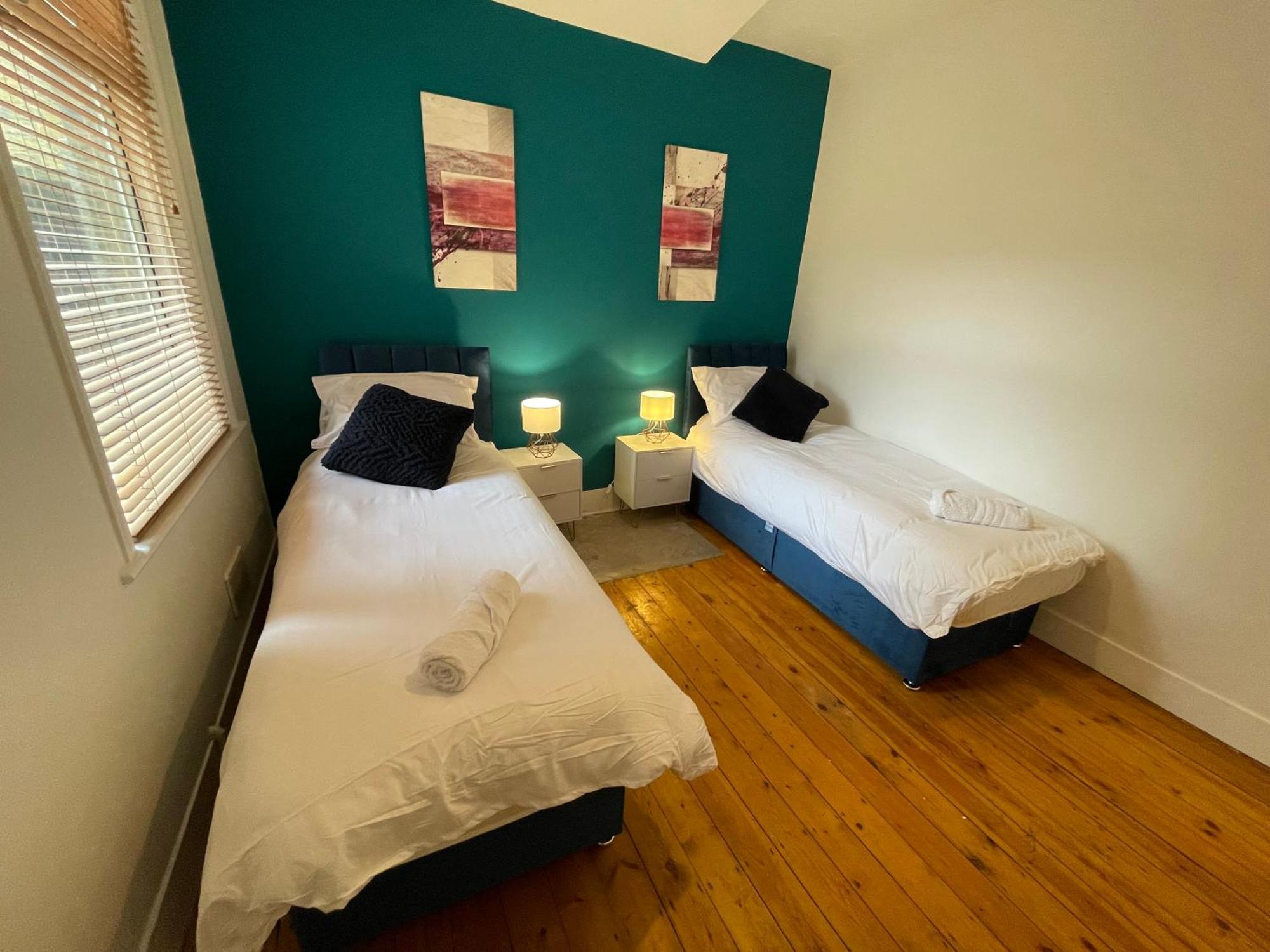 E10 Short Appartement *