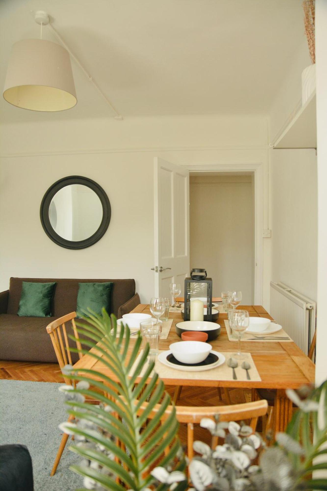 Beautiful 3bed In Apartment *