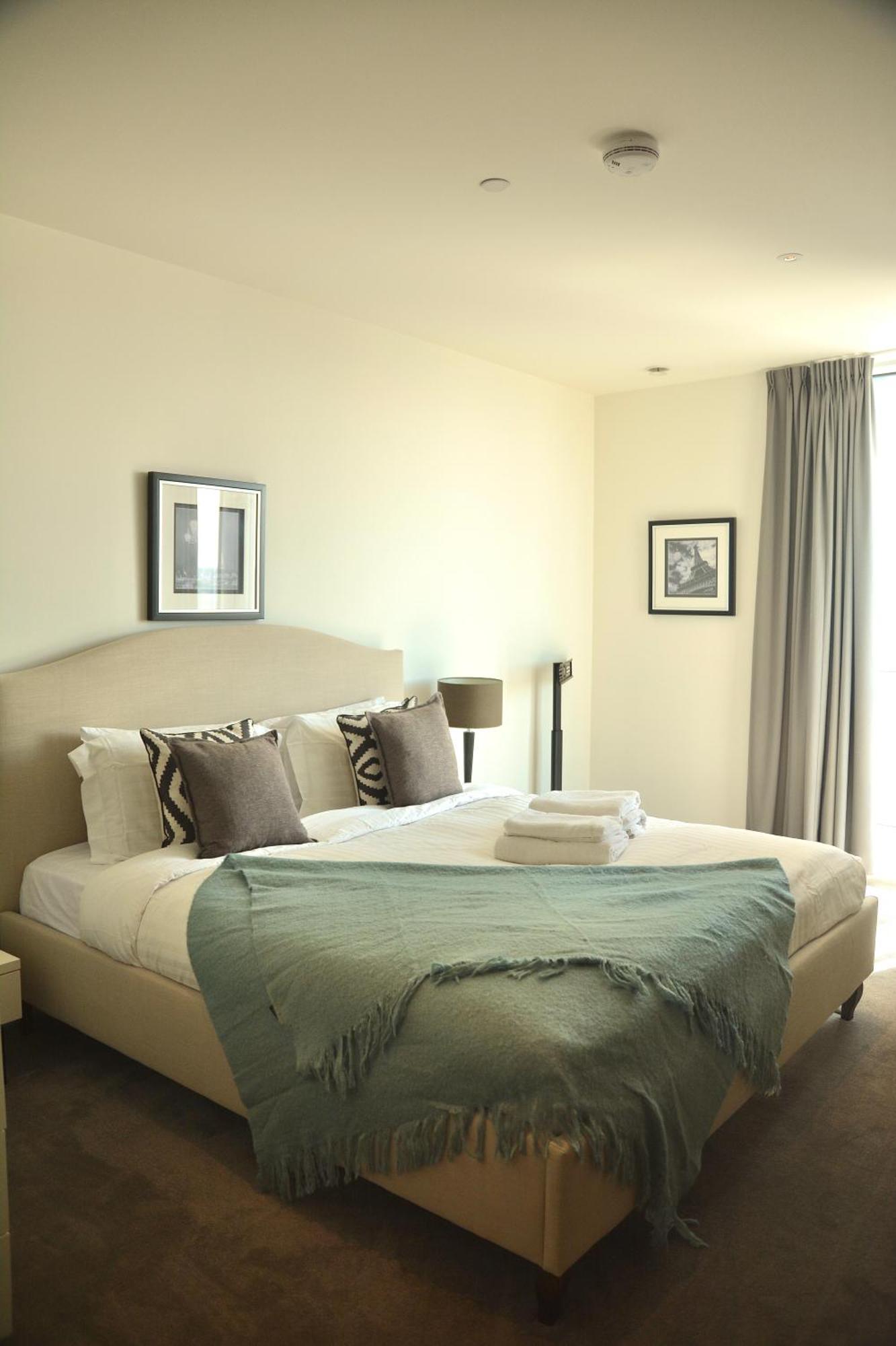 Two Bedroom High View Appartement *