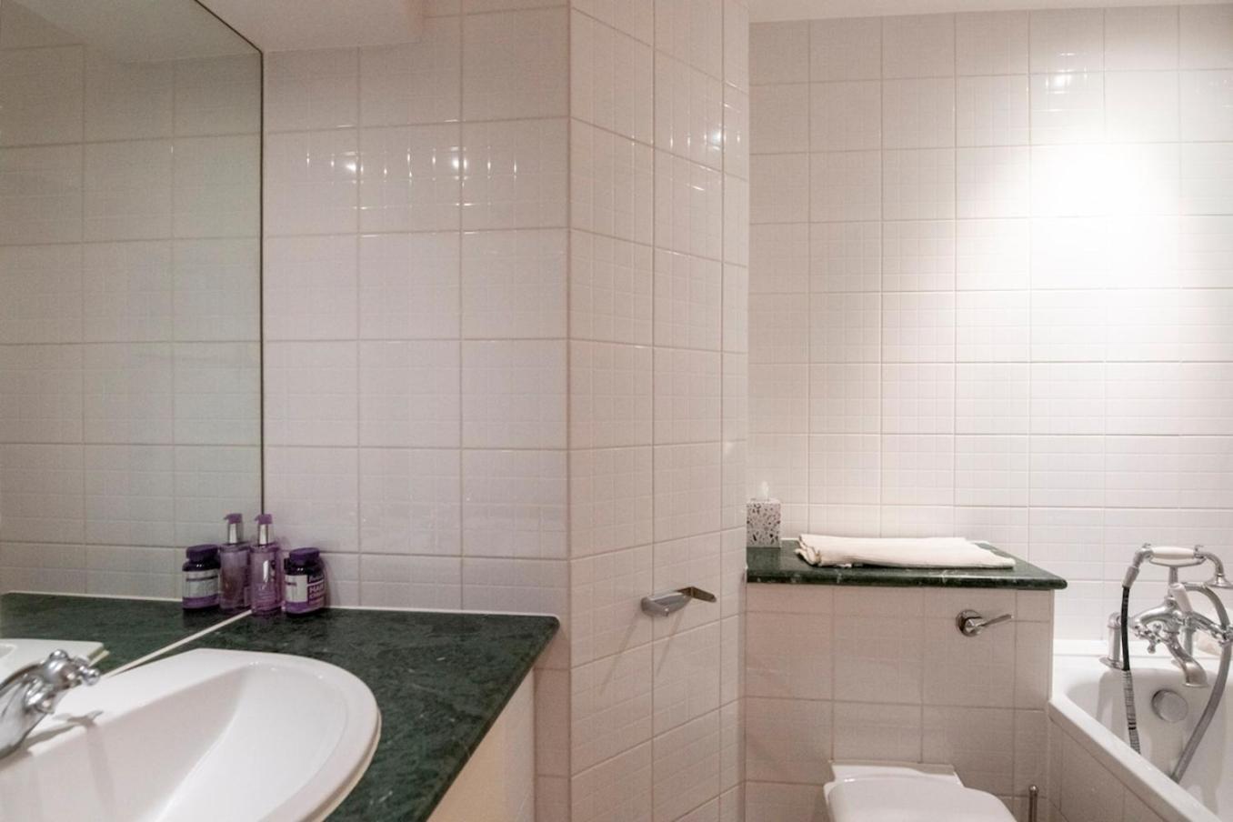 Modern 2 Bedroom In Soho * Londres
