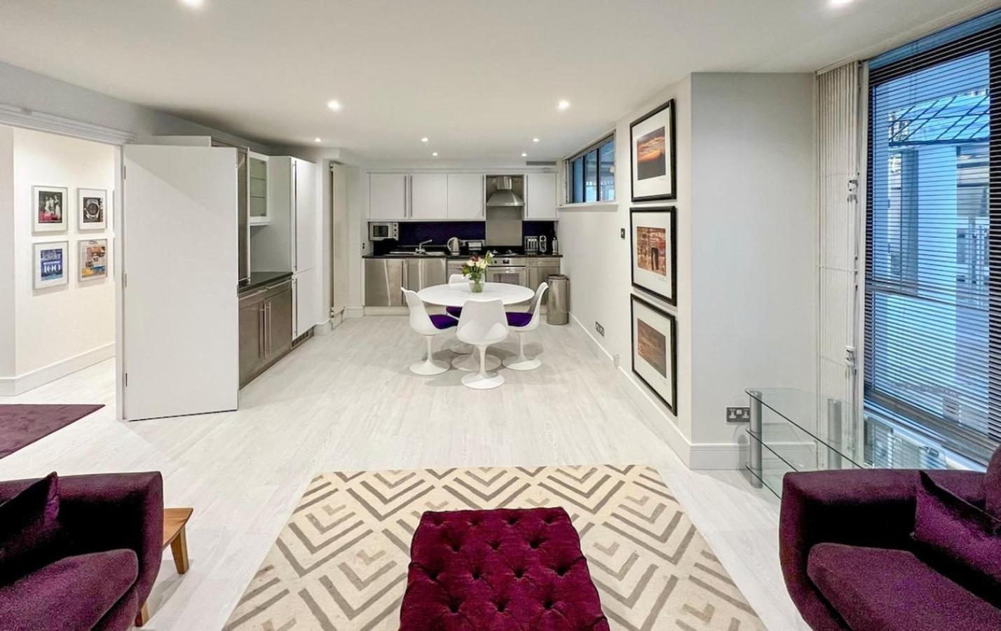 Modern 2 Bedroom In Soho Hébergement de vacances Londres