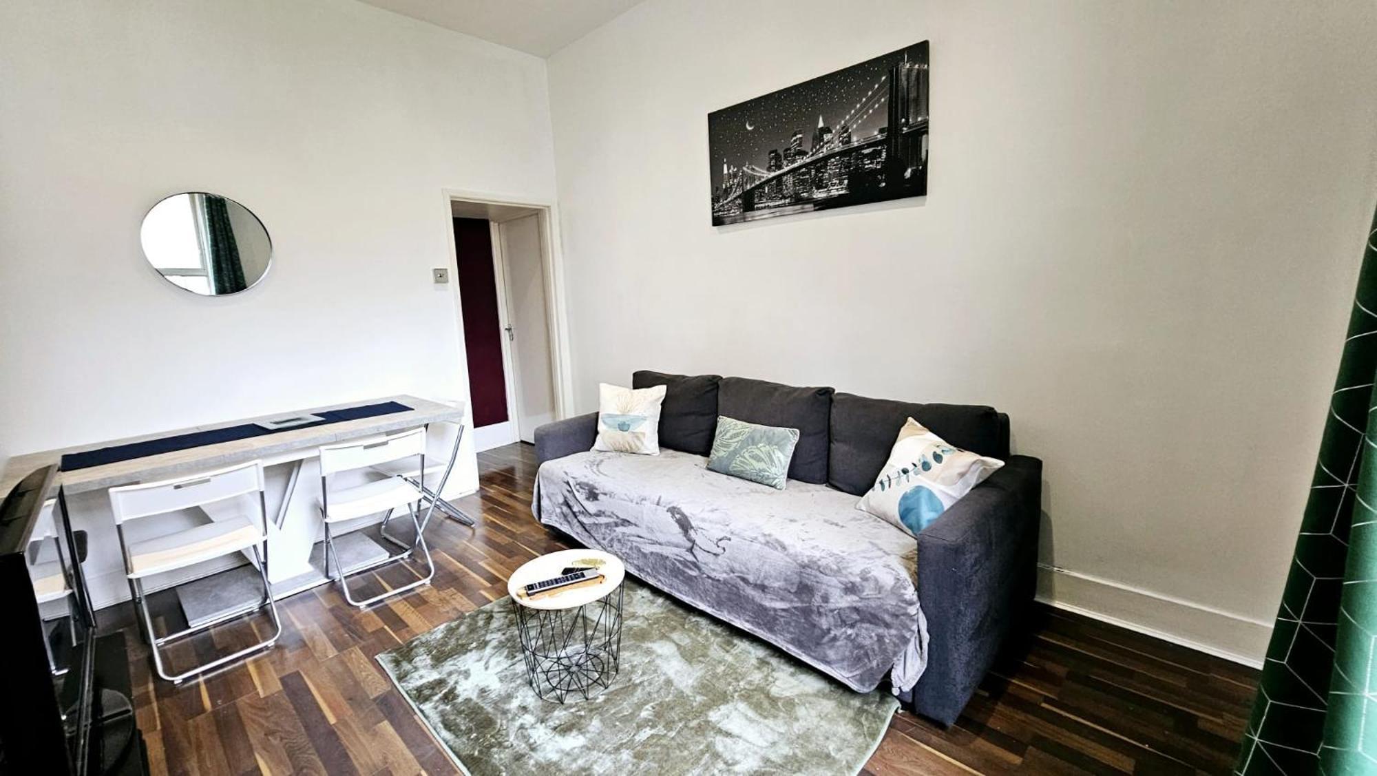 Stylish 2 Bed Near Notting Hill *