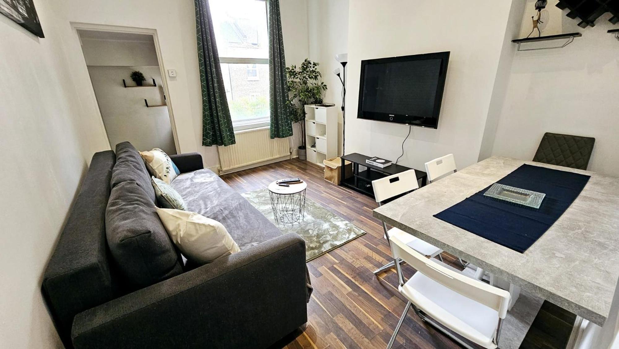 Stylish 2 Bed Near Notting Hill * London