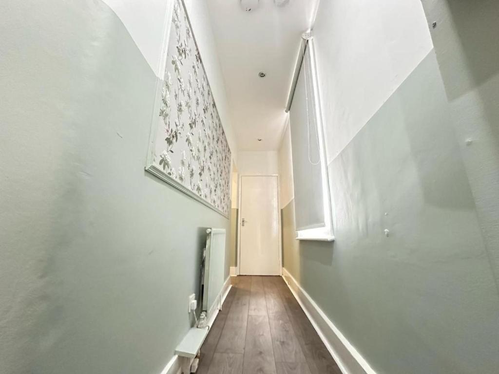 One Bedroom Near Kennington Park Londres