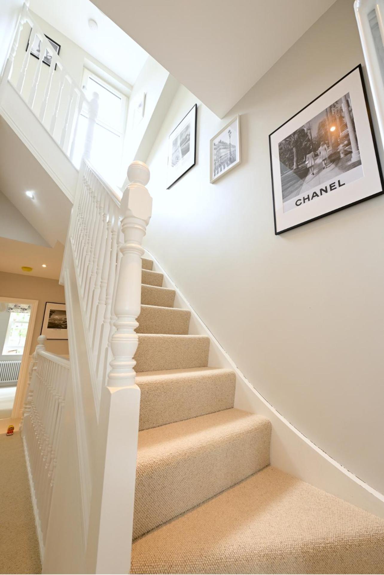 Stylish & Spacious 4 Beds House * London