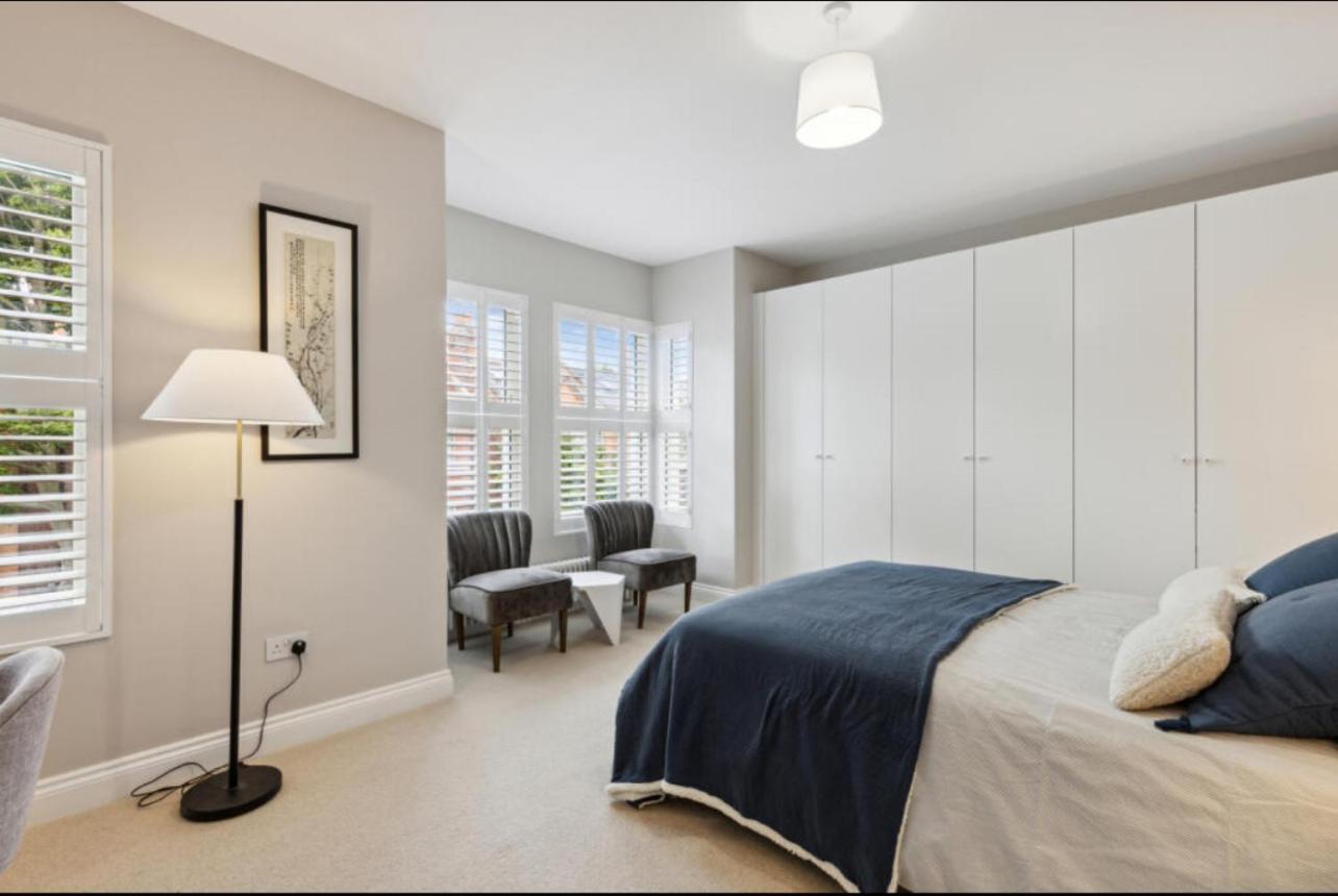 Ferienhaus Stylish & Spacious 4 Beds House *