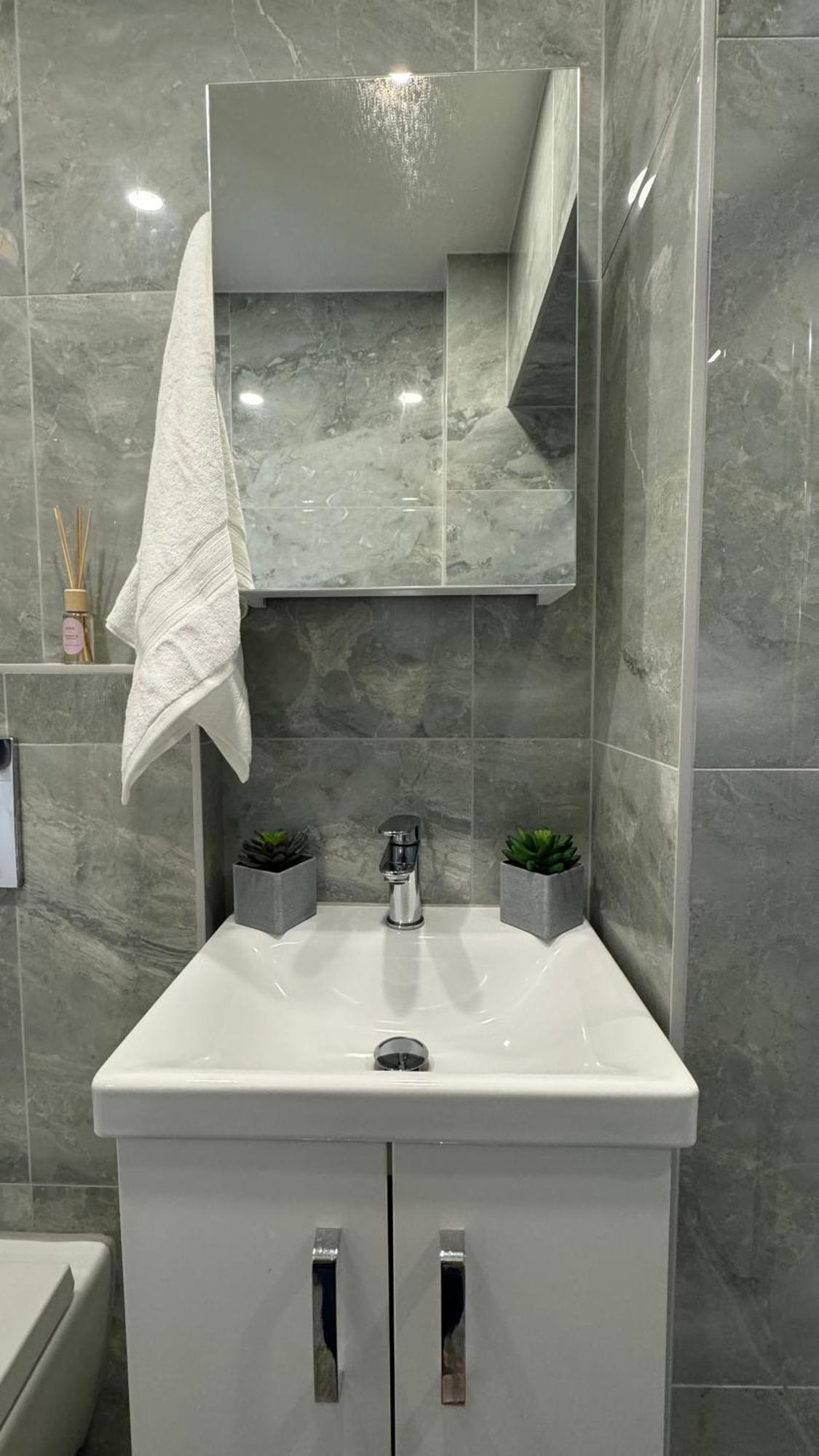 Single In Greater Homestay London