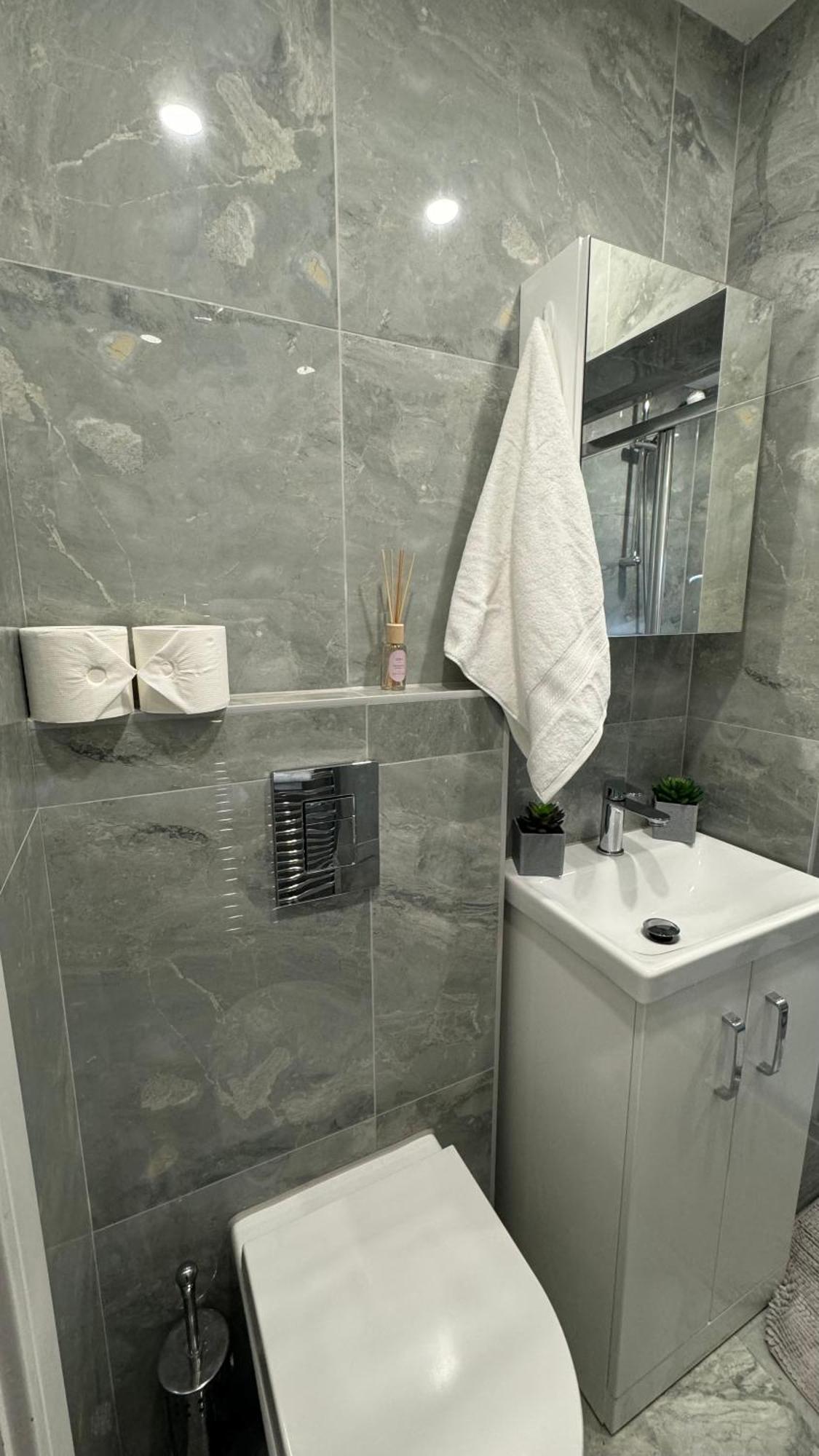 Homestay Single In Greater London