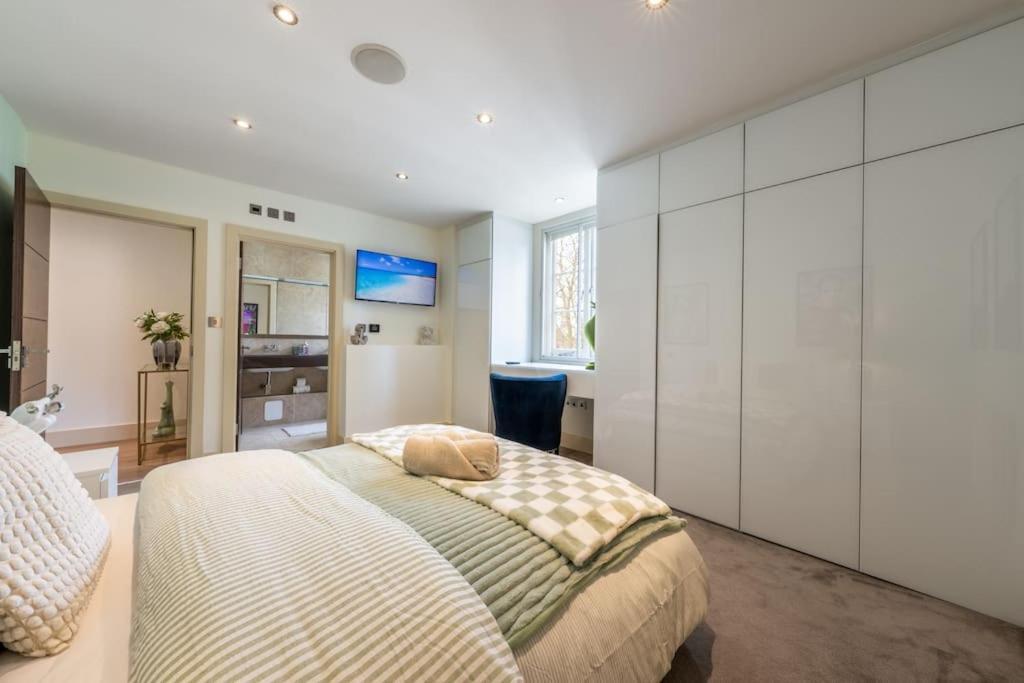 Stunning 3 Bed 2 Bath Penthouse In Apartamento Londres