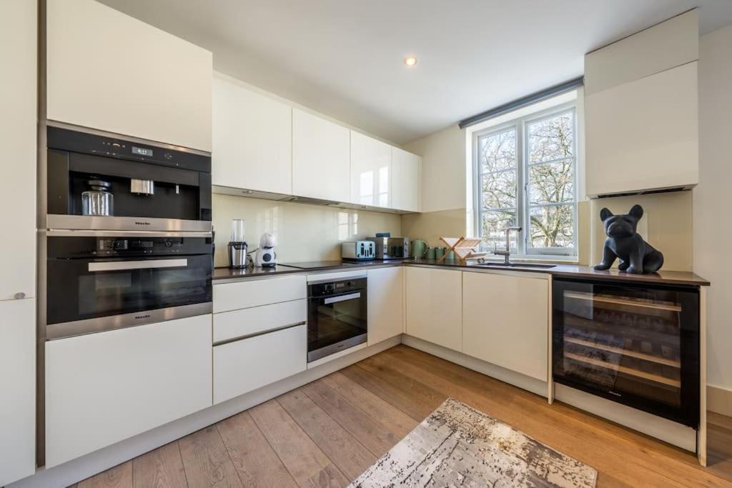 Stunning 3 Bed 2 Bath Penthouse In Apartamento