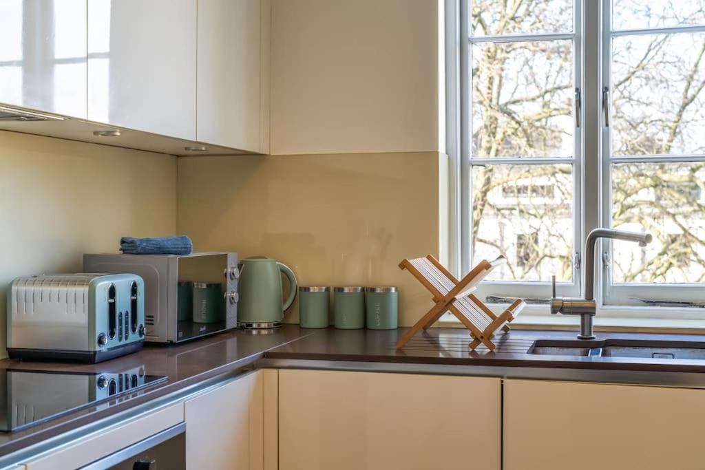 Stunning 3 Bed 2 Bath Penthouse In Apartamento