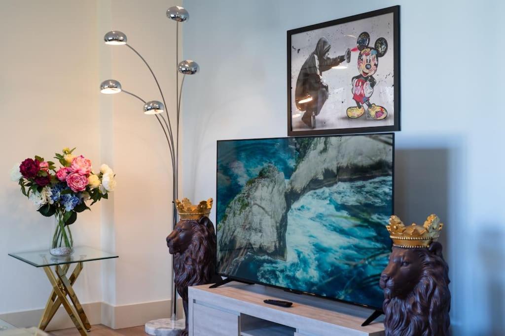 Stunning 3 Bed 2 Bath Penthouse In Apartamento Londres