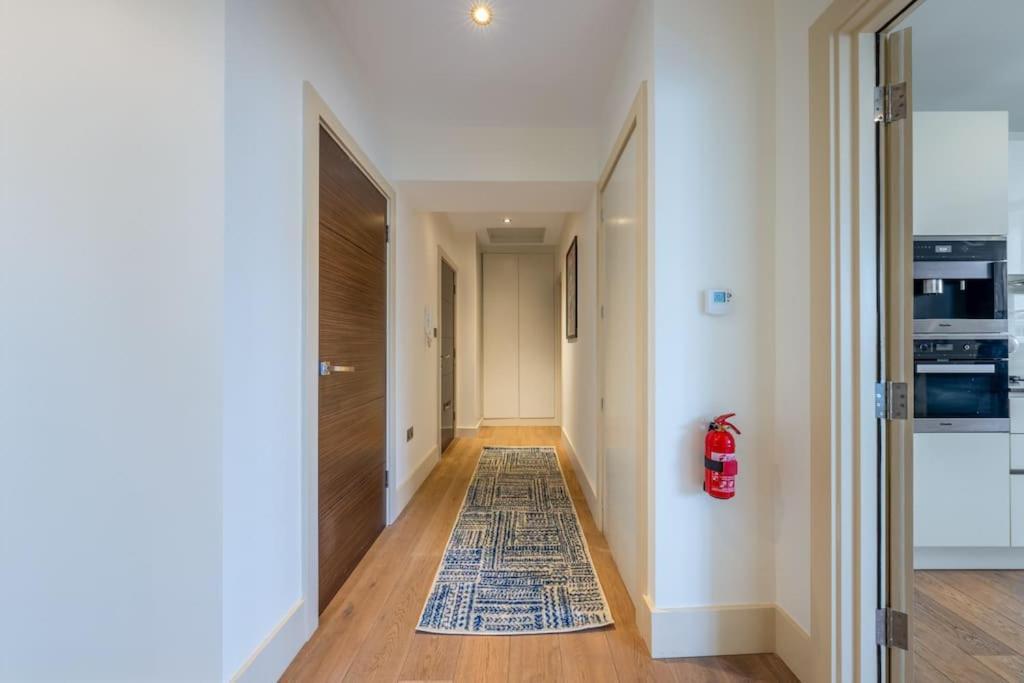 Apartamento Stunning 3 Bed 2 Bath Penthouse In *
