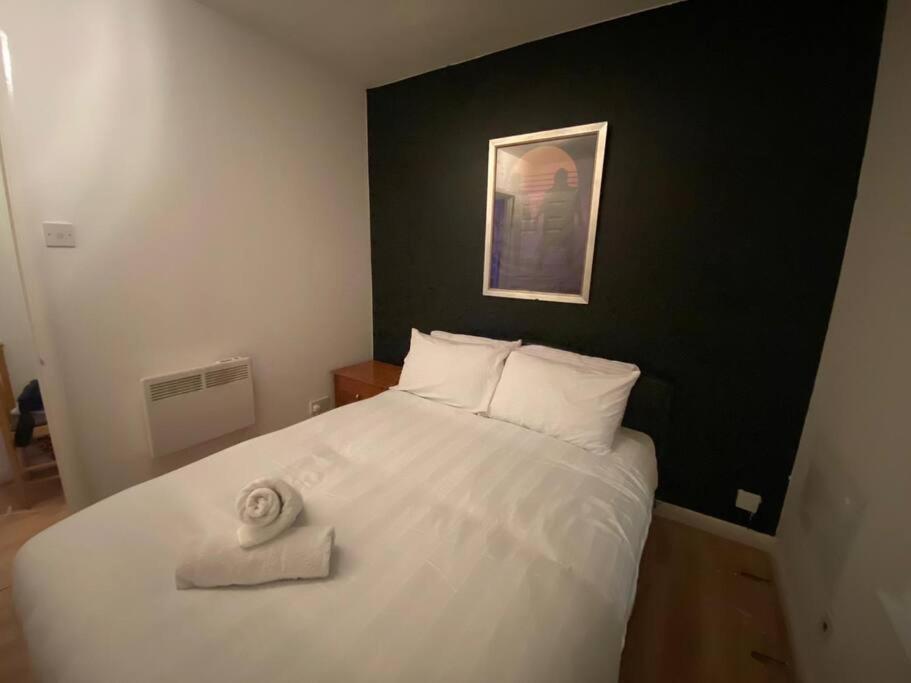 ✰free Private Parking✰80s Retro 1bedroom Serviced Canary Wharf Perfect For Families Business & Leisure Guests Appartement Londres